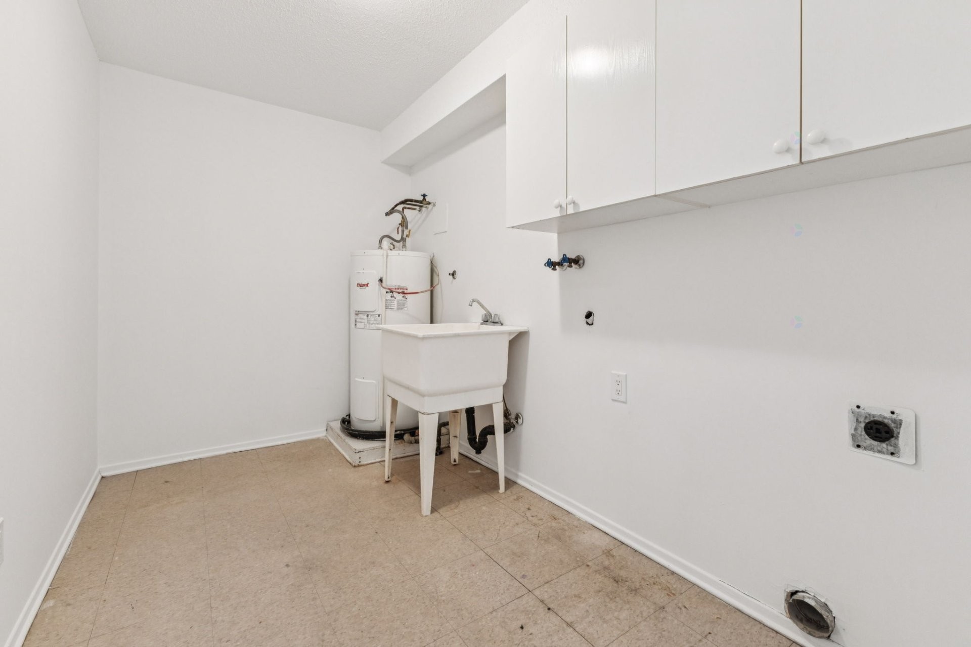 









5


Imp. de la Roseraie

, 1,
Gatineau (Hull),




QC
J9A2S1

