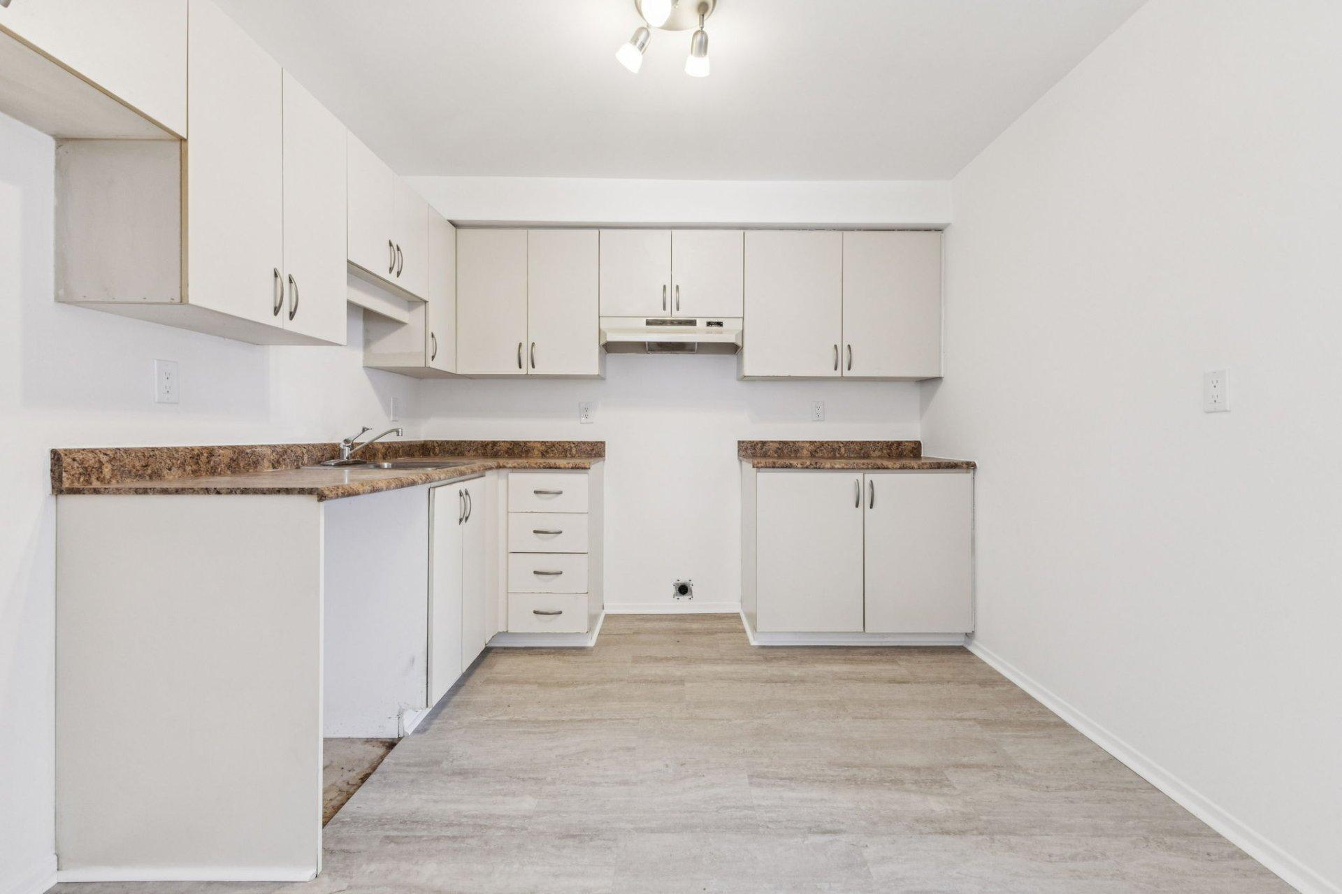 









5


Imp. de la Roseraie

, 1,
Gatineau (Hull),




QC
J9A2S1

