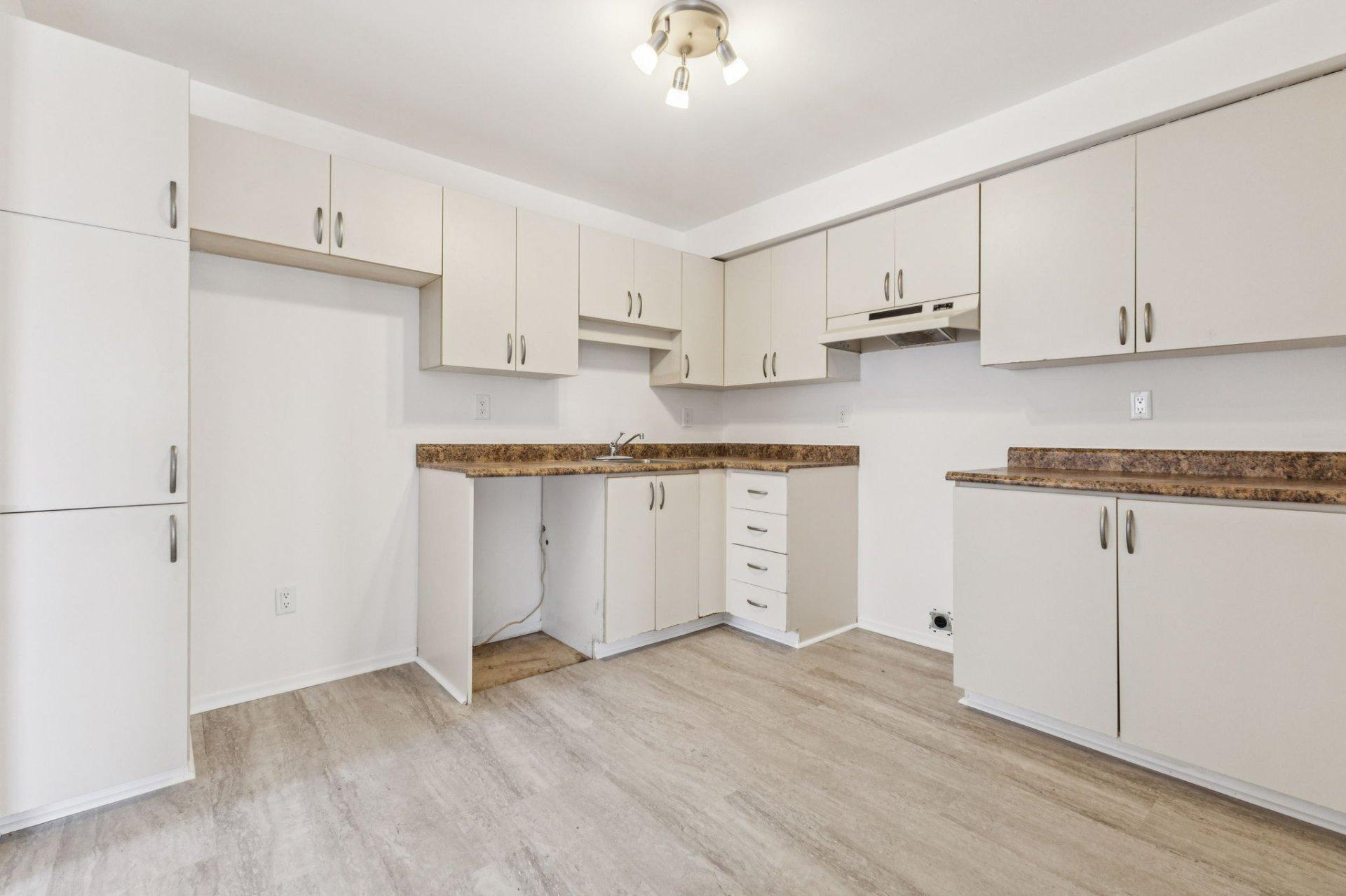 









5


Imp. de la Roseraie

, 1,
Gatineau (Hull),




QC
J9A2S1

