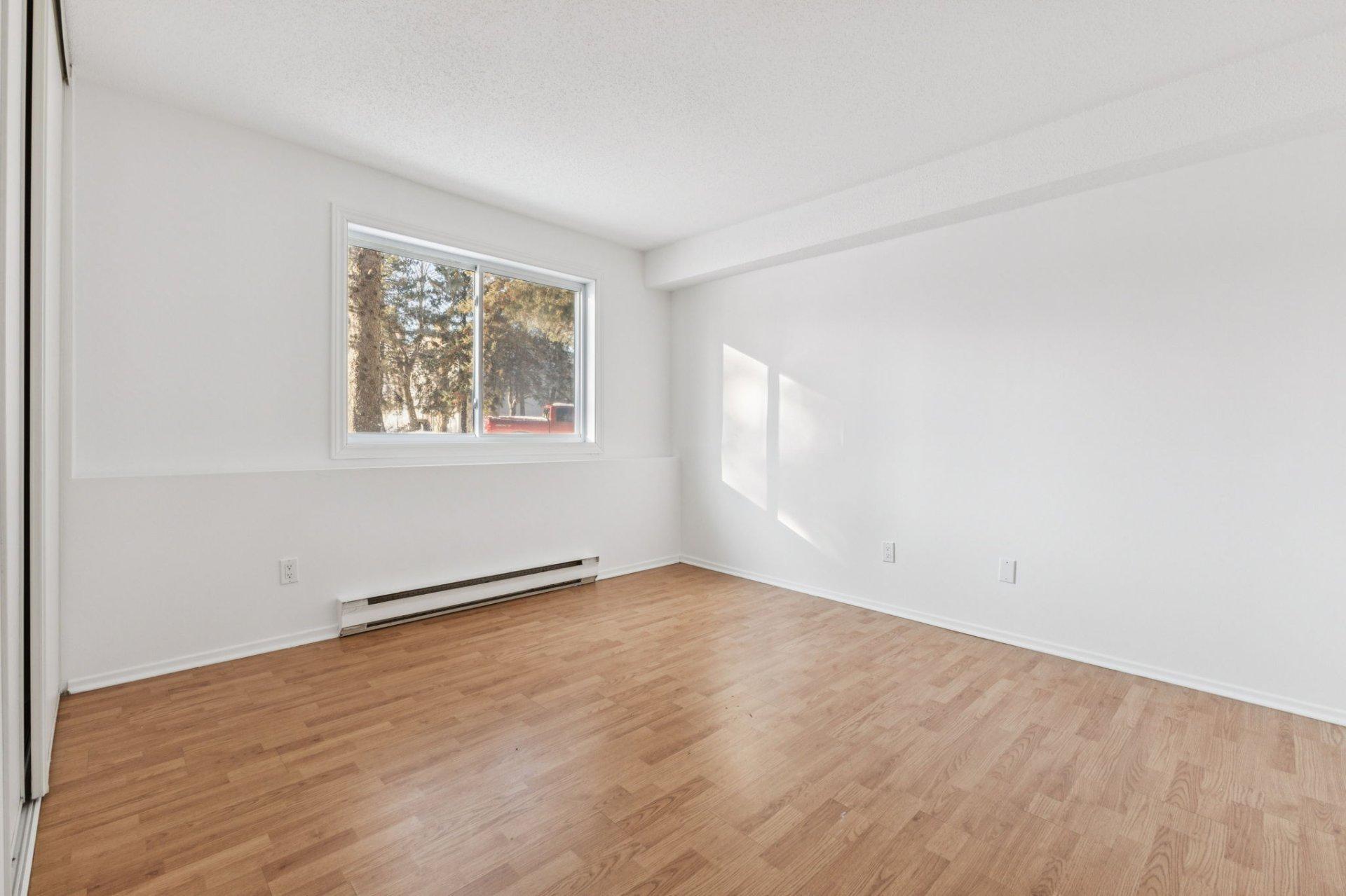 









5


Imp. de la Roseraie

, 1,
Gatineau (Hull),




QC
J9A2S1

