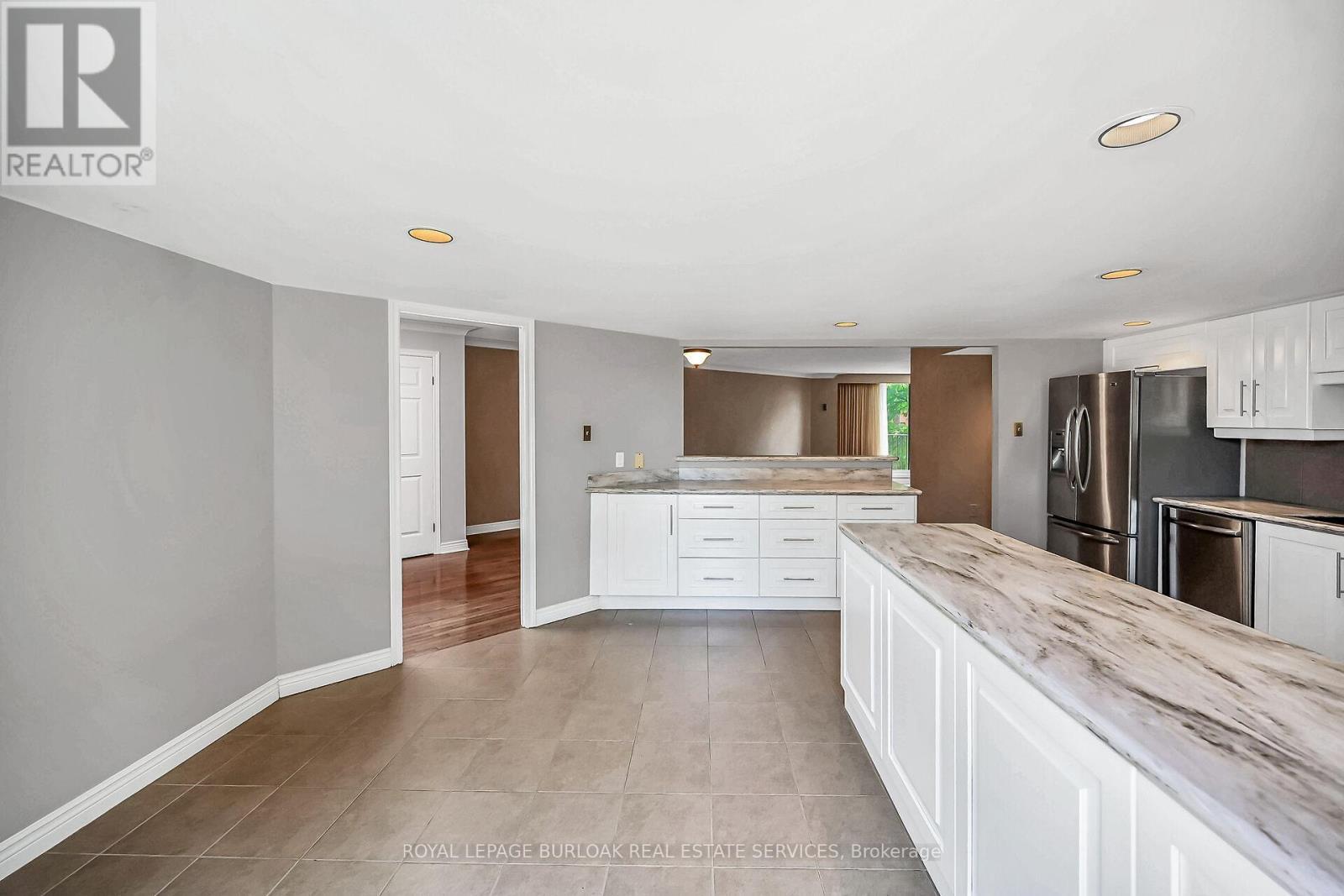 












PH1 - 150 WILSON STREET W

,
Hamilton,




Ontario
L9G4E7

