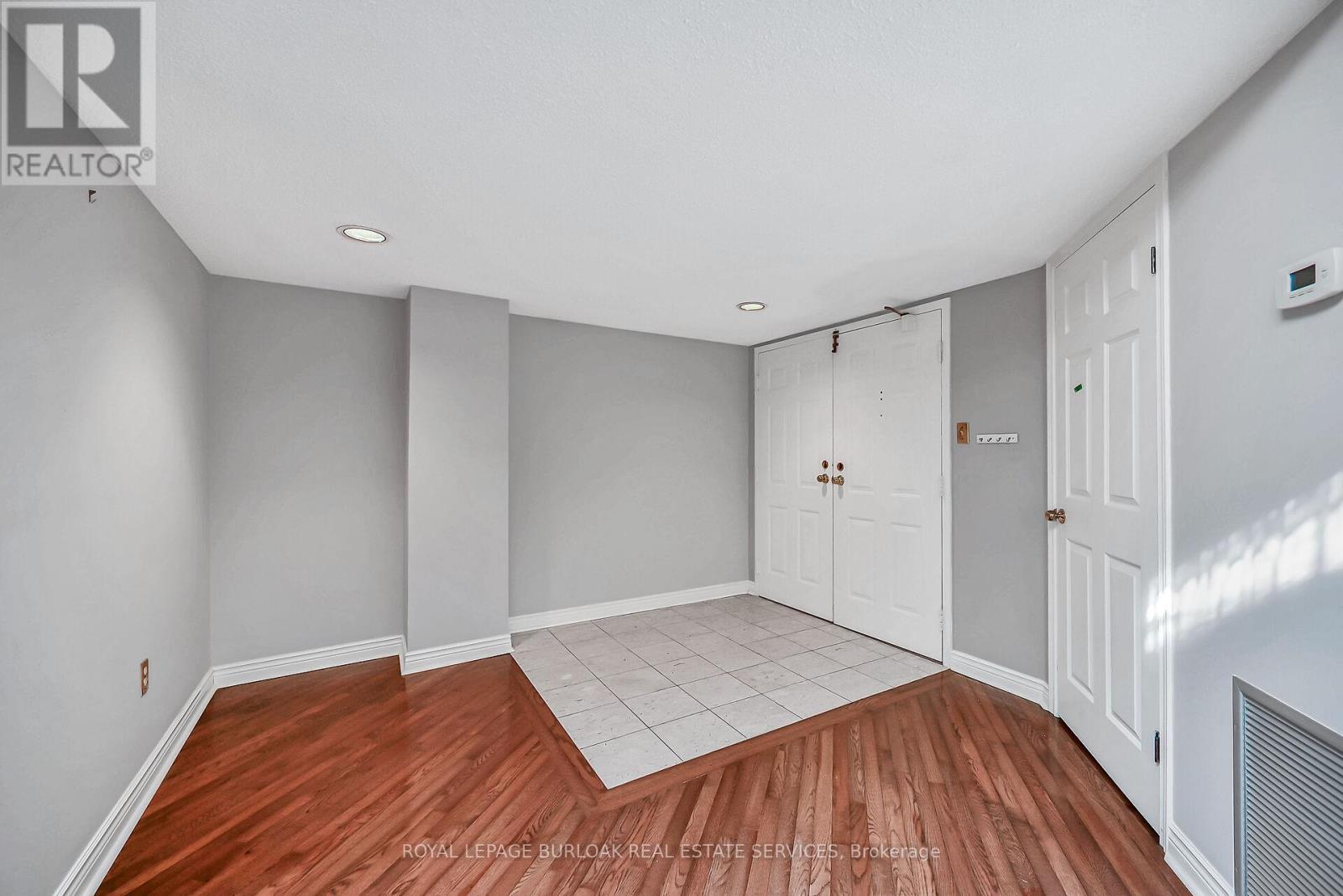 












PH1 - 150 WILSON STREET W

,
Hamilton,




Ontario
L9G4E7

