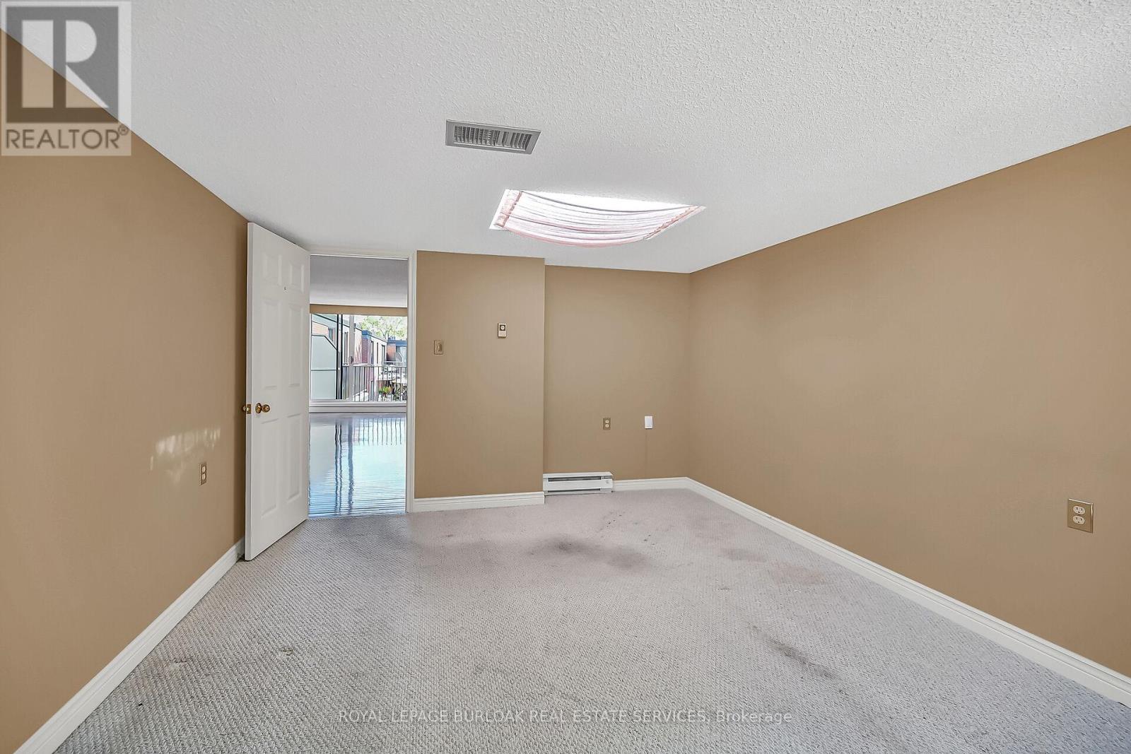 












PH1 - 150 WILSON STREET W

,
Hamilton,




Ontario
L9G4E7

