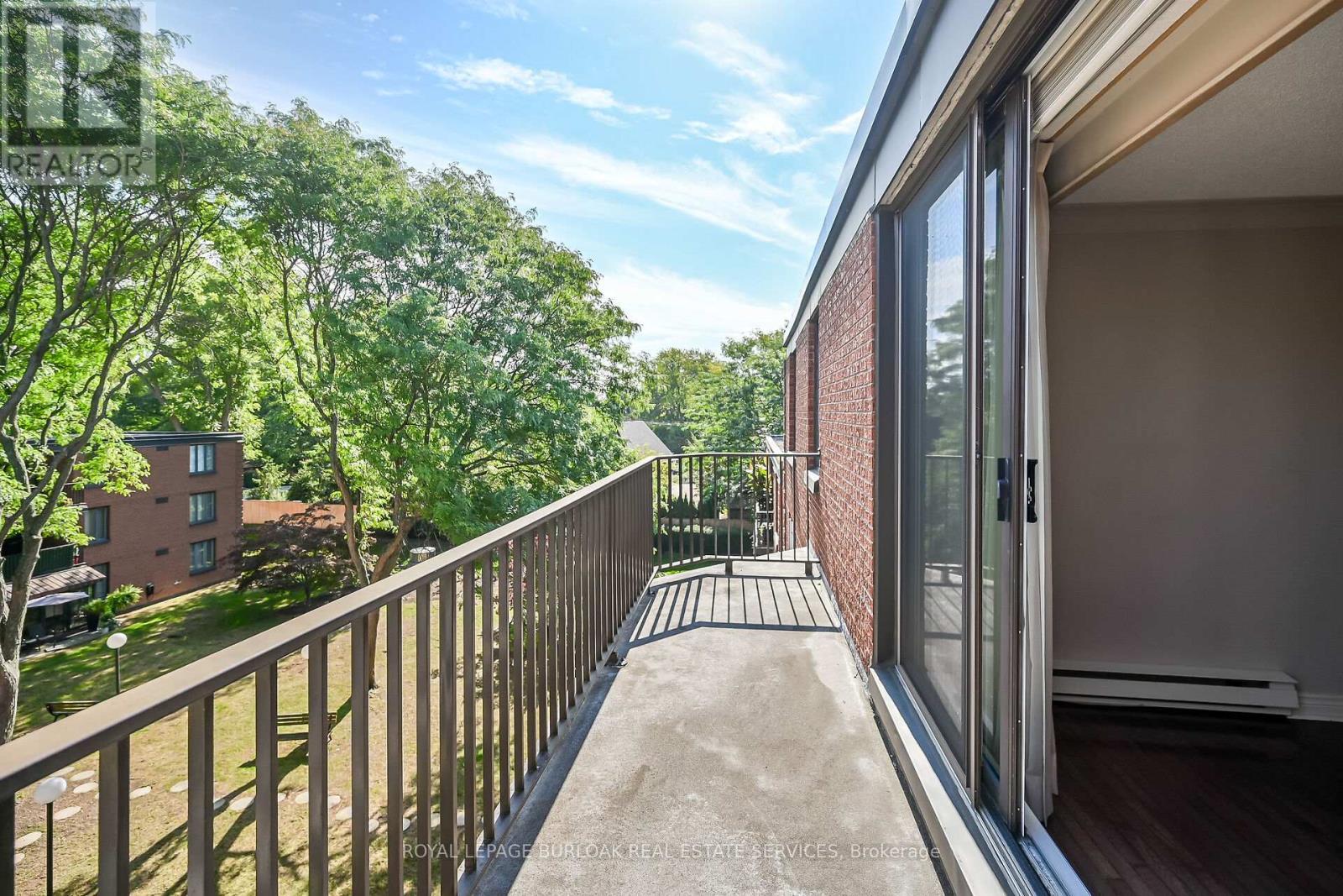 












PH1 - 150 WILSON STREET W

,
Hamilton,




Ontario
L9G4E7

