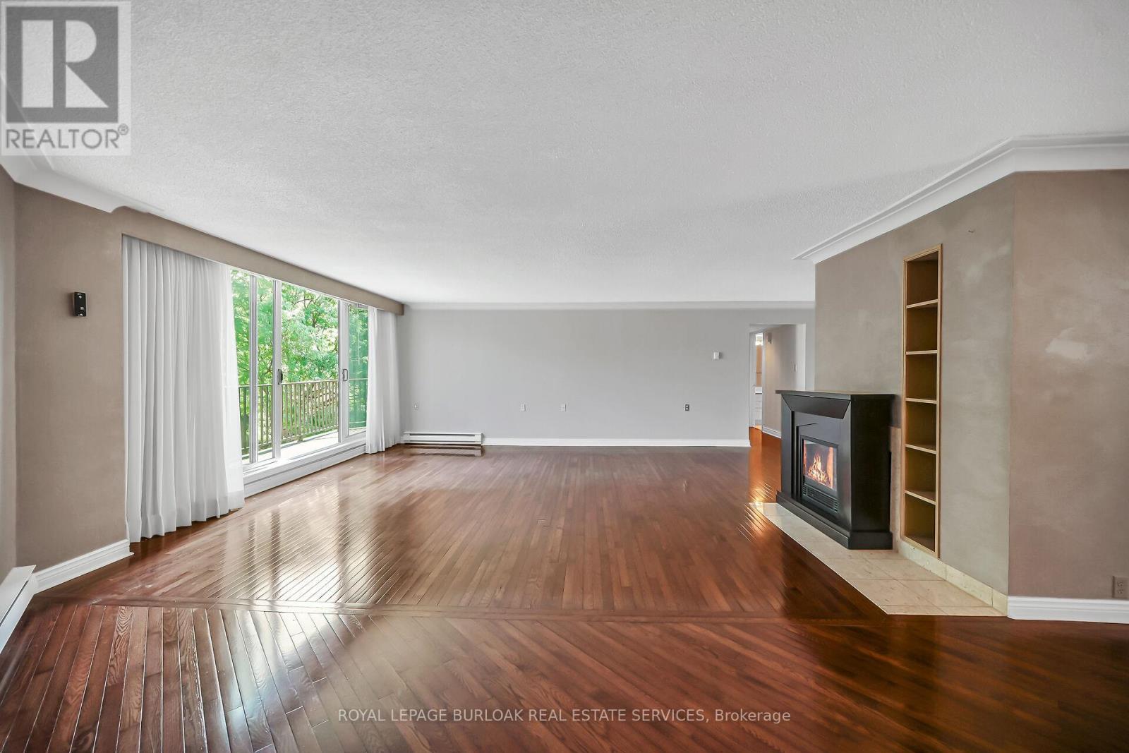 












PH1 - 150 WILSON STREET W

,
Hamilton,




Ontario
L9G4E7

