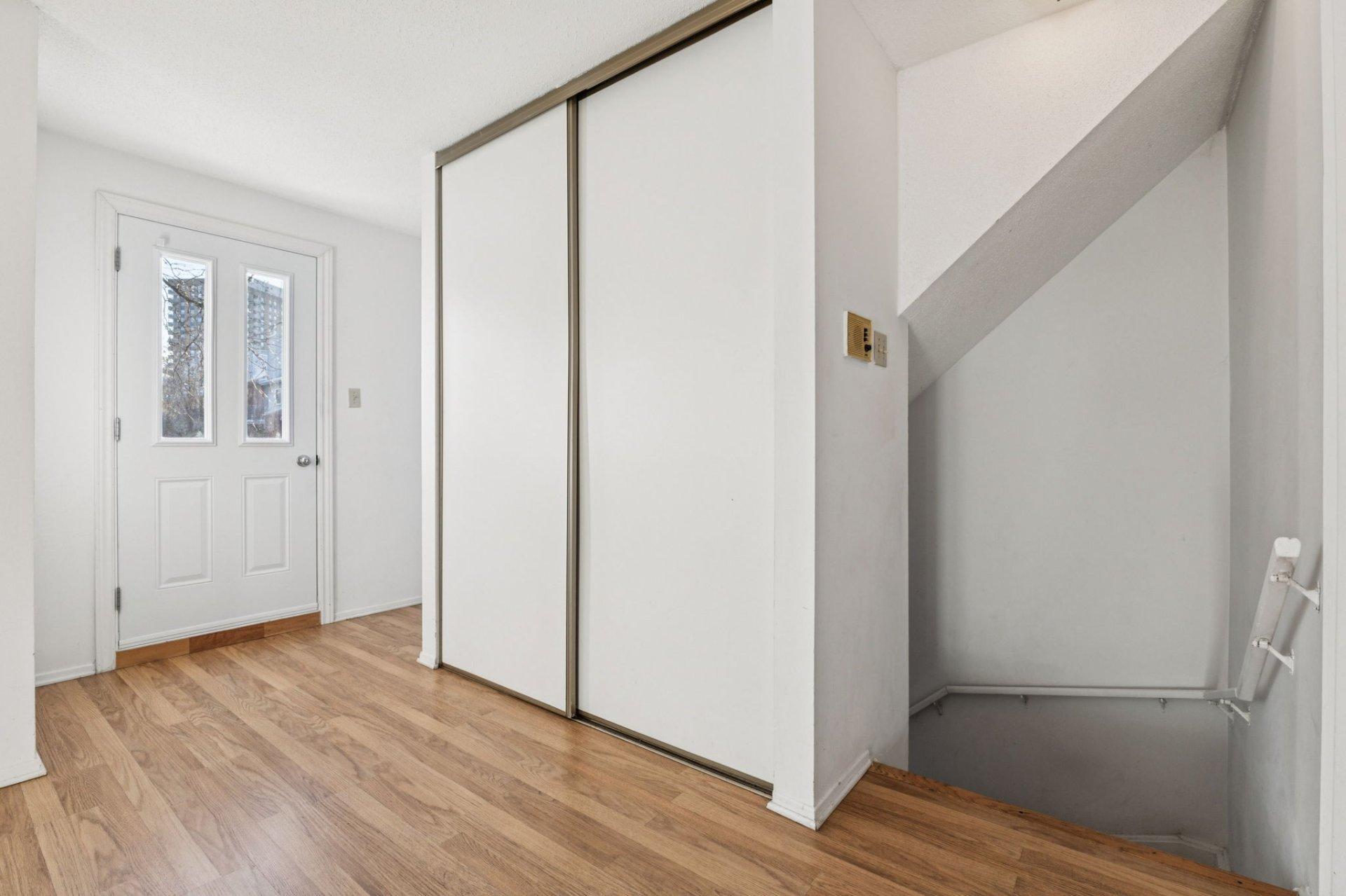 









15


Imp. de la Roseraie

, 6,
Gatineau (Hull),




QC
J9A2S3

