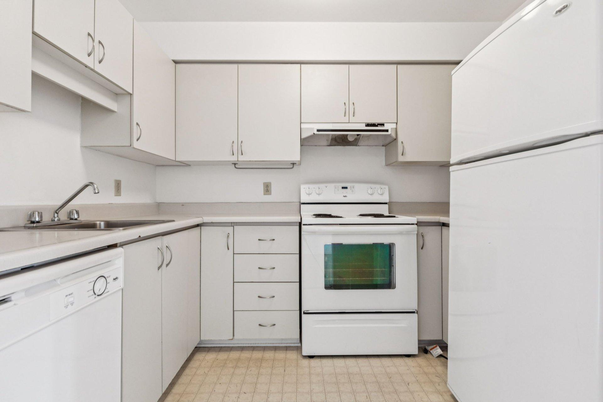 









15


Imp. de la Roseraie

, 6,
Gatineau (Hull),




QC
J9A2S3

