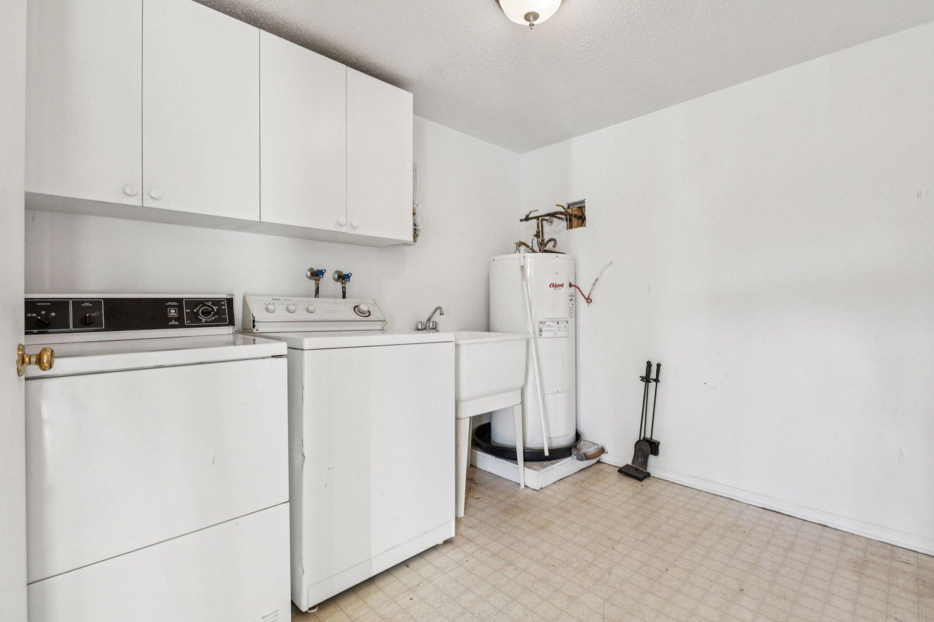 









15


Imp. de la Roseraie

, 6,
Gatineau (Hull),




QC
J9A2S3

