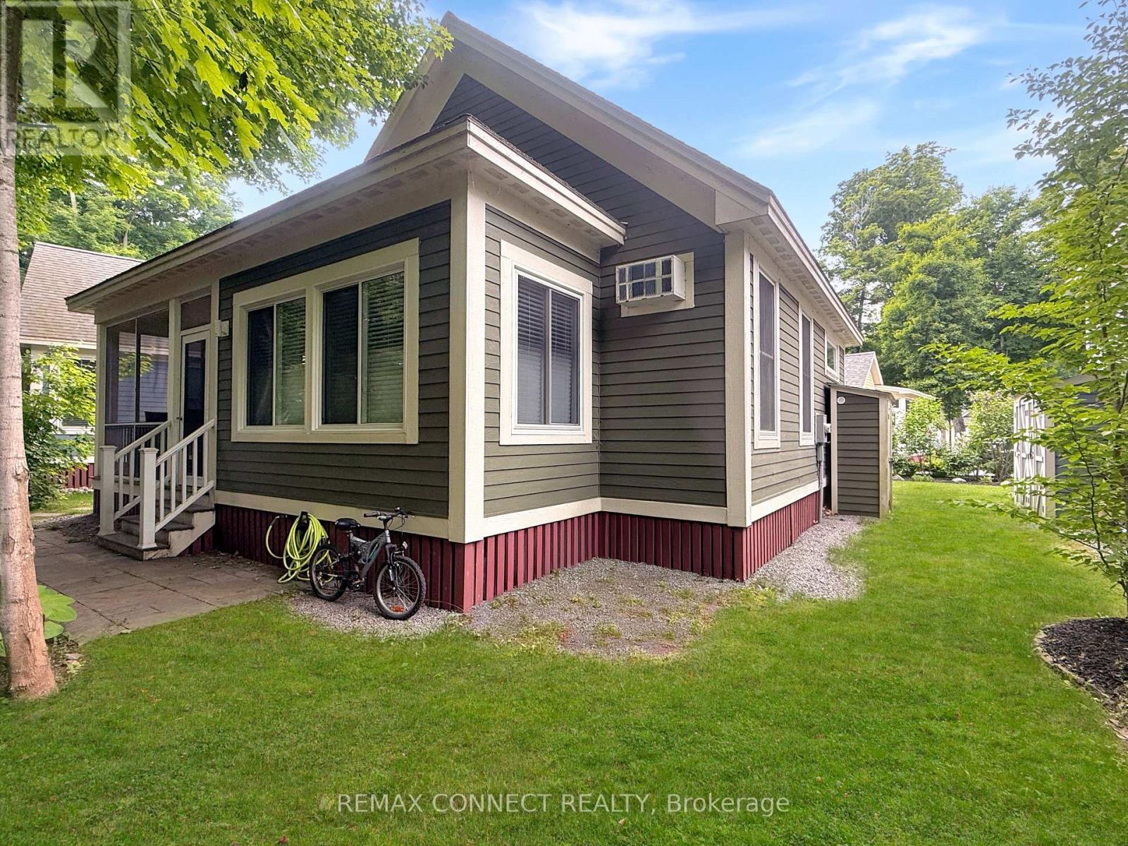 












209 - 50 HOLLOW LANE

,
Prince Edward County,







Ontario
K8N4Z4

