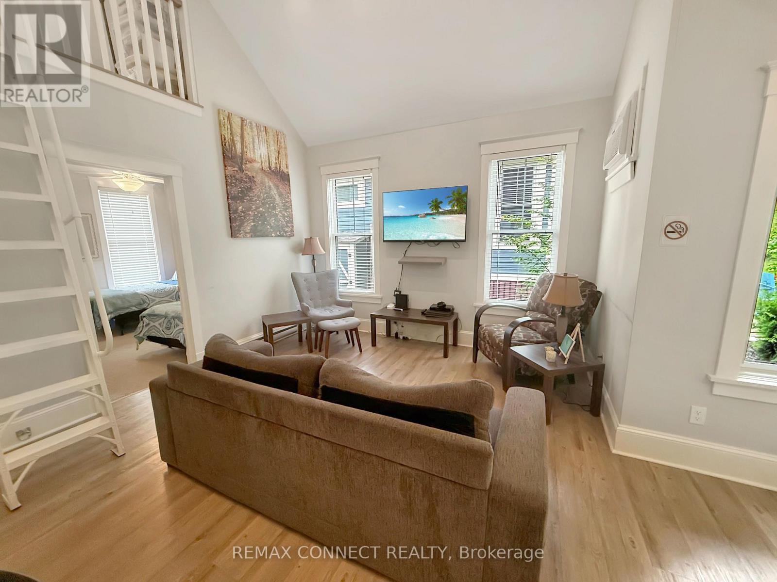 












209 - 50 HOLLOW LANE

,
Prince Edward County,







Ontario
K8N4Z4

