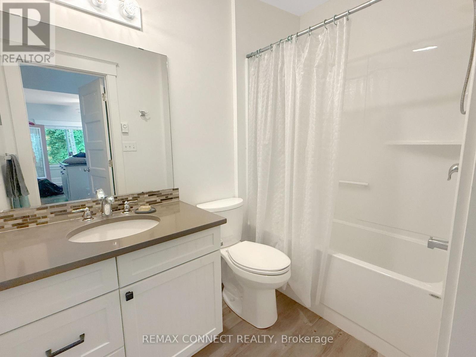 












209 - 50 HOLLOW LANE

,
Prince Edward County,







Ontario
K8N4Z4

