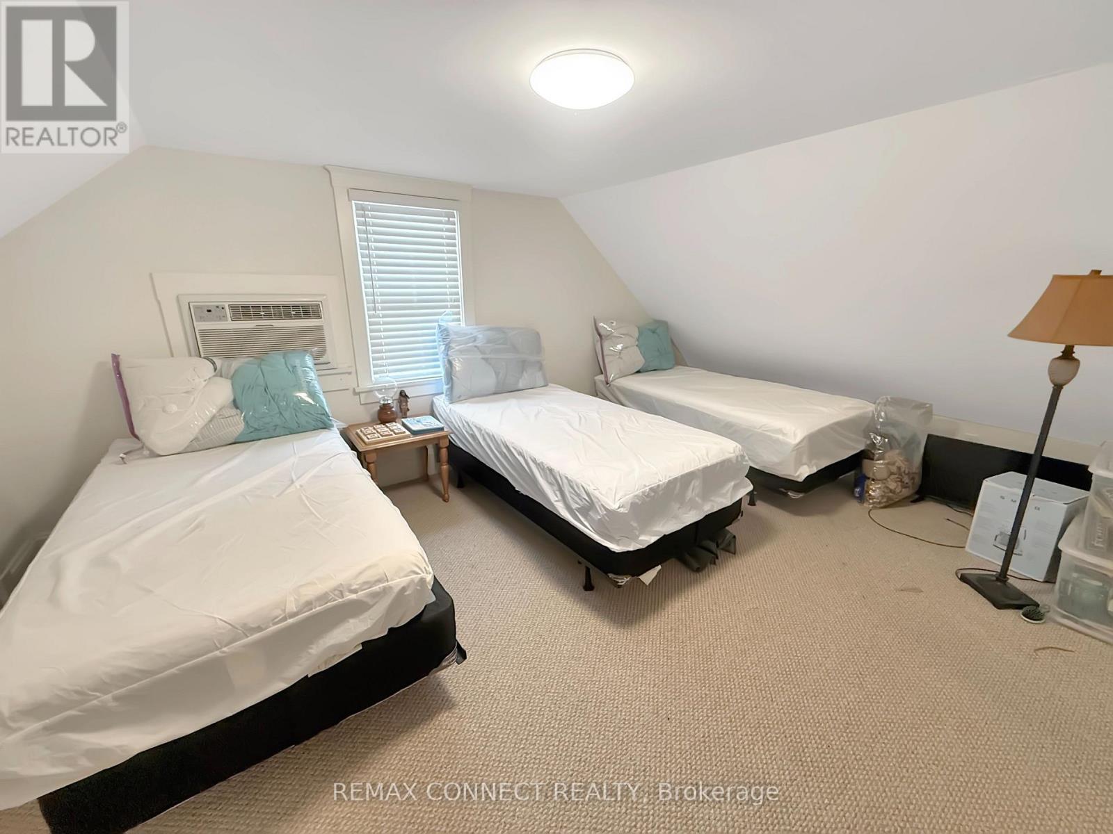 












209 - 50 HOLLOW LANE

,
Prince Edward County,







Ontario
K8N4Z4

