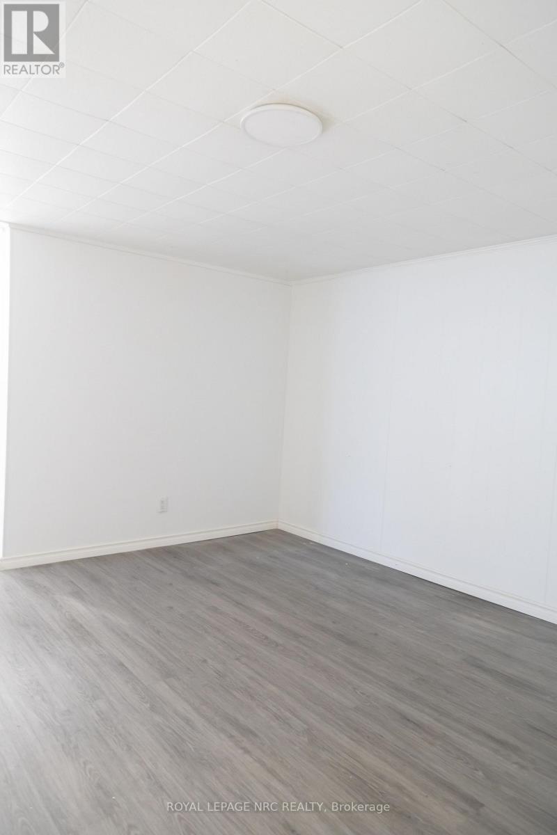 












5905 VALLEY WAY

,
Niagara Falls (Stamford),




Ontario
L2E1X9

