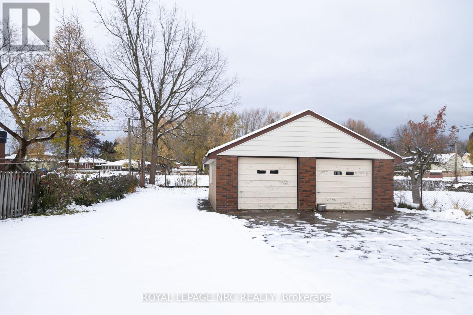 












5905 VALLEY WAY

,
Niagara Falls (Stamford),




Ontario
L2E1X9

