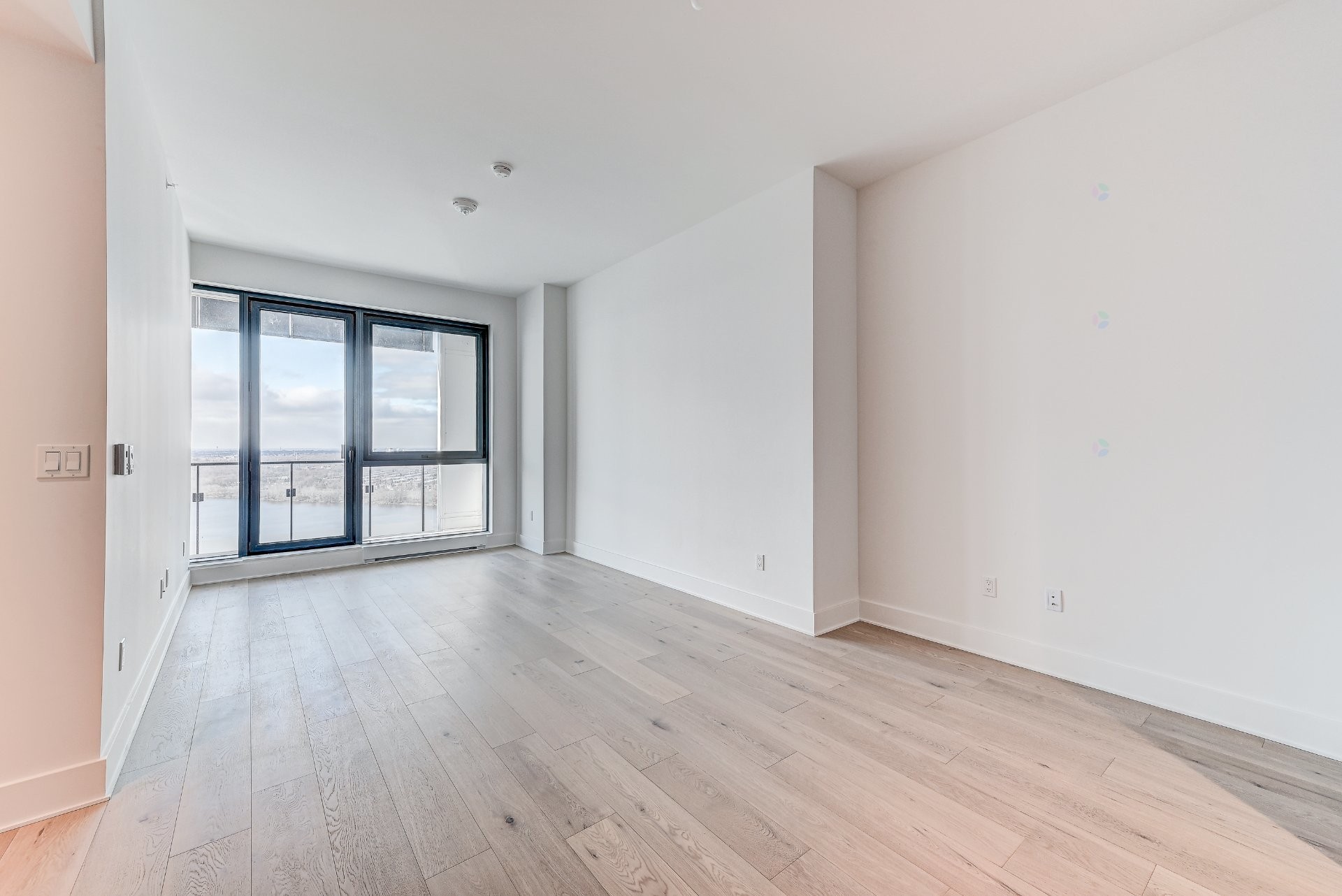 









1000


Rue André-Prévost

, 2706,
Montréal (Verdun/Île-des-Soeurs),




QC
H3E0G2


