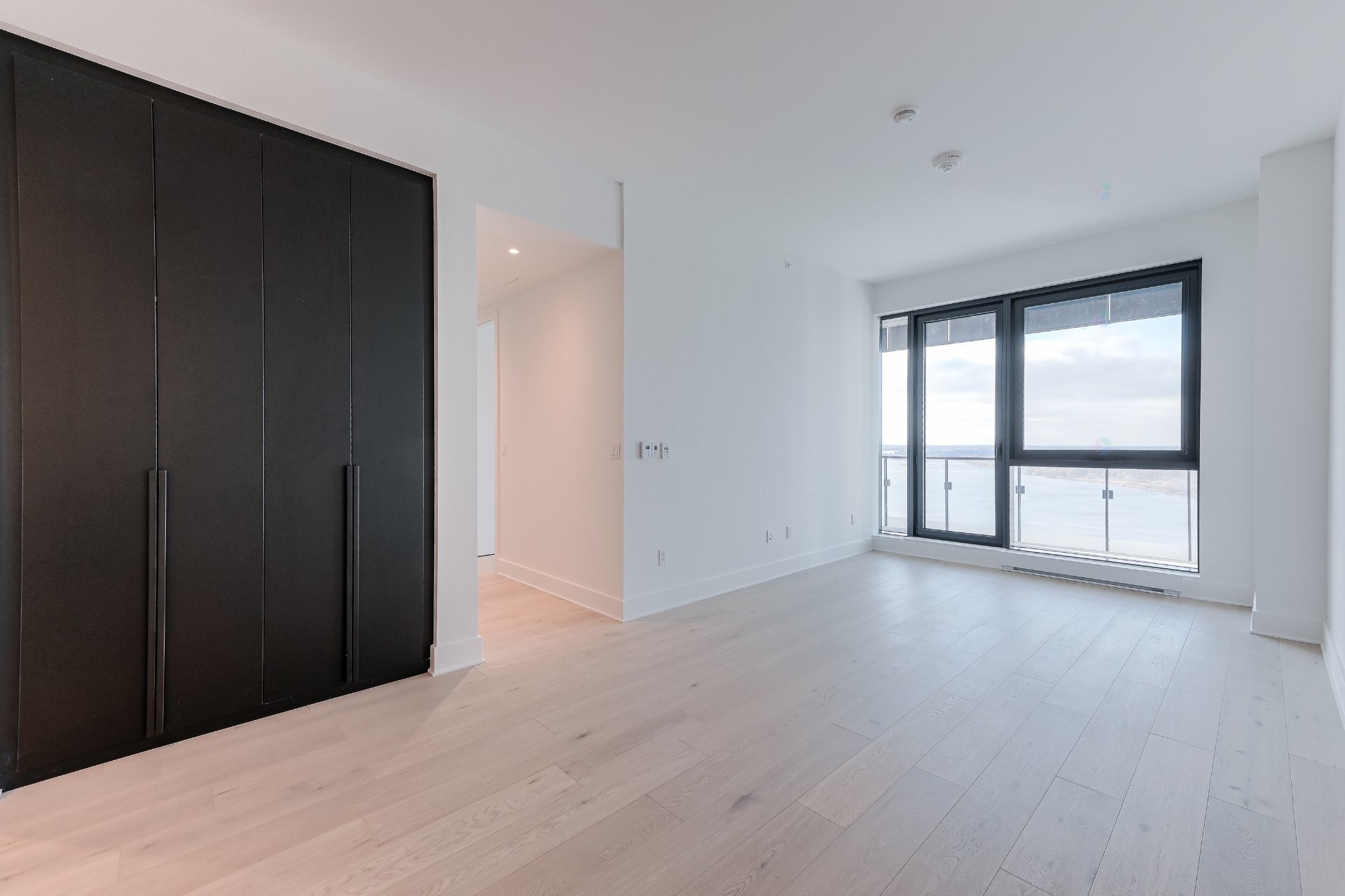 









1000


Rue André-Prévost

, 2706,
Montréal (Verdun/Île-des-Soeurs),




QC
H3E0G2

