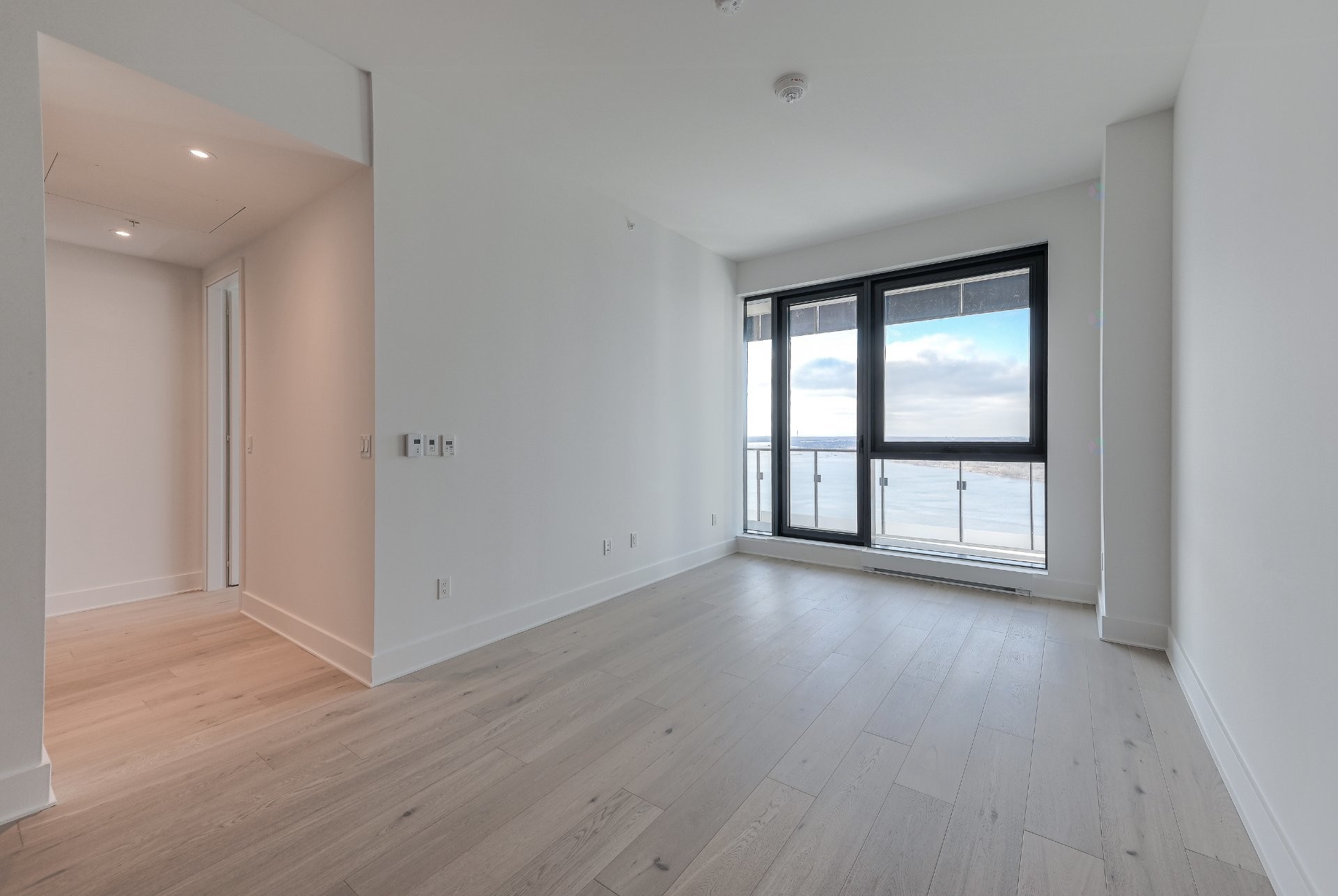 









1000


Rue André-Prévost

, 2706,
Montréal (Verdun/Île-des-Soeurs),




QC
H3E0G2

