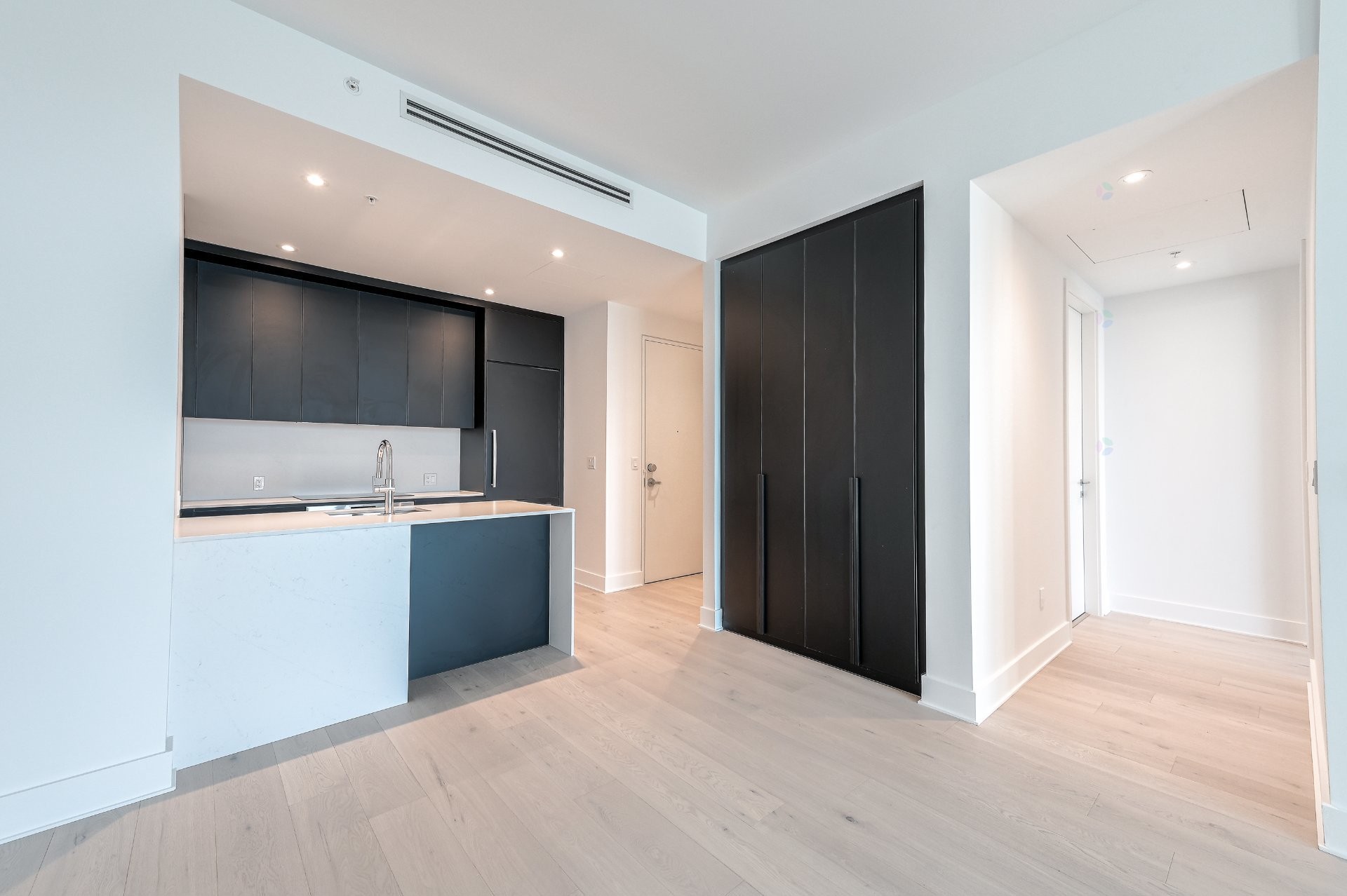 









1000


Rue André-Prévost

, 2706,
Montréal (Verdun/Île-des-Soeurs),




QC
H3E0G2

