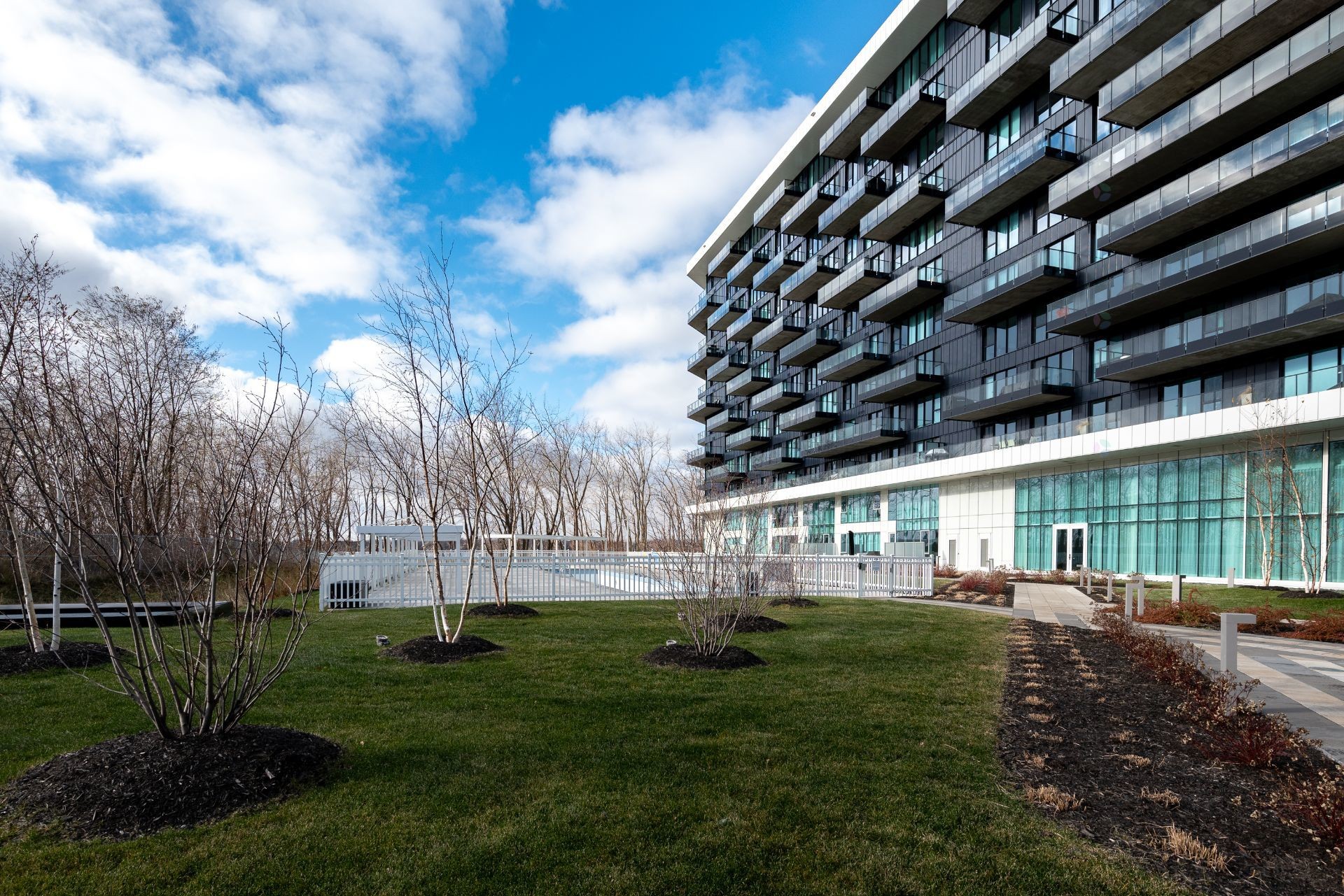 









1000


Rue André-Prévost

, 2706,
Montréal (Verdun/Île-des-Soeurs),




QC
H3E0G2

