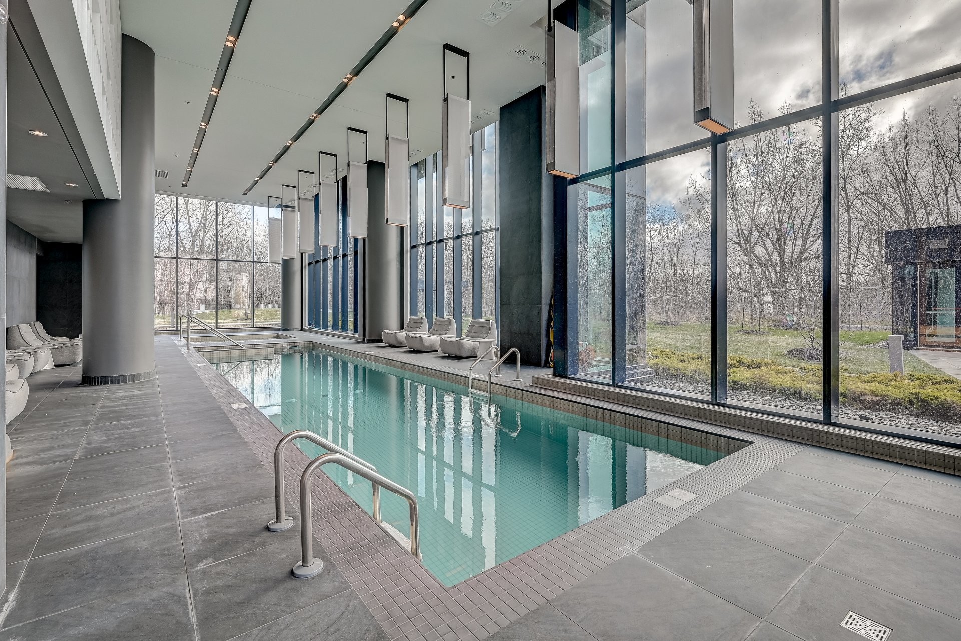 









1000


Rue André-Prévost

, 2706,
Montréal (Verdun/Île-des-Soeurs),




QC
H3E0G2

