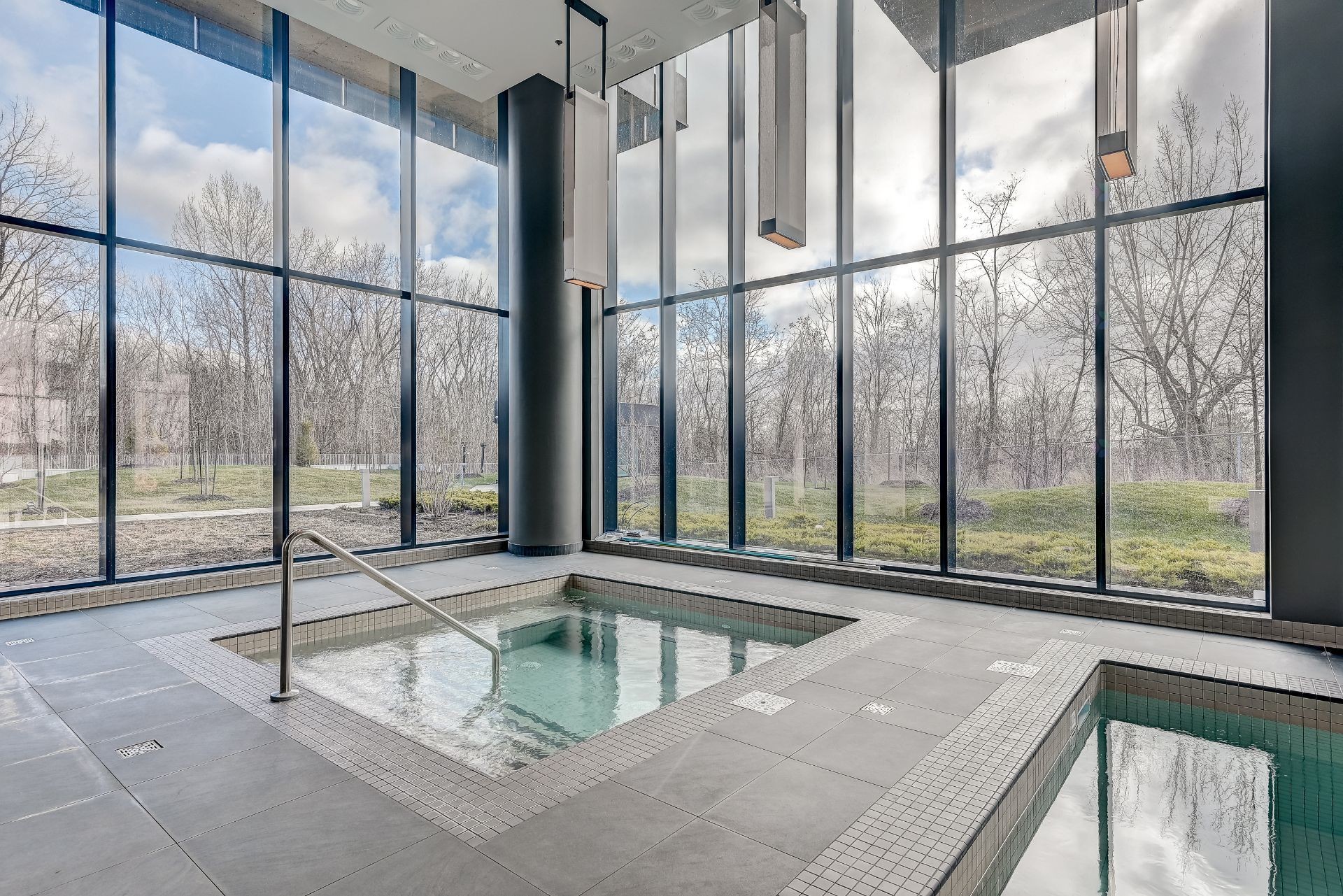 









1000


Rue André-Prévost

, 2706,
Montréal (Verdun/Île-des-Soeurs),




QC
H3E0G2

