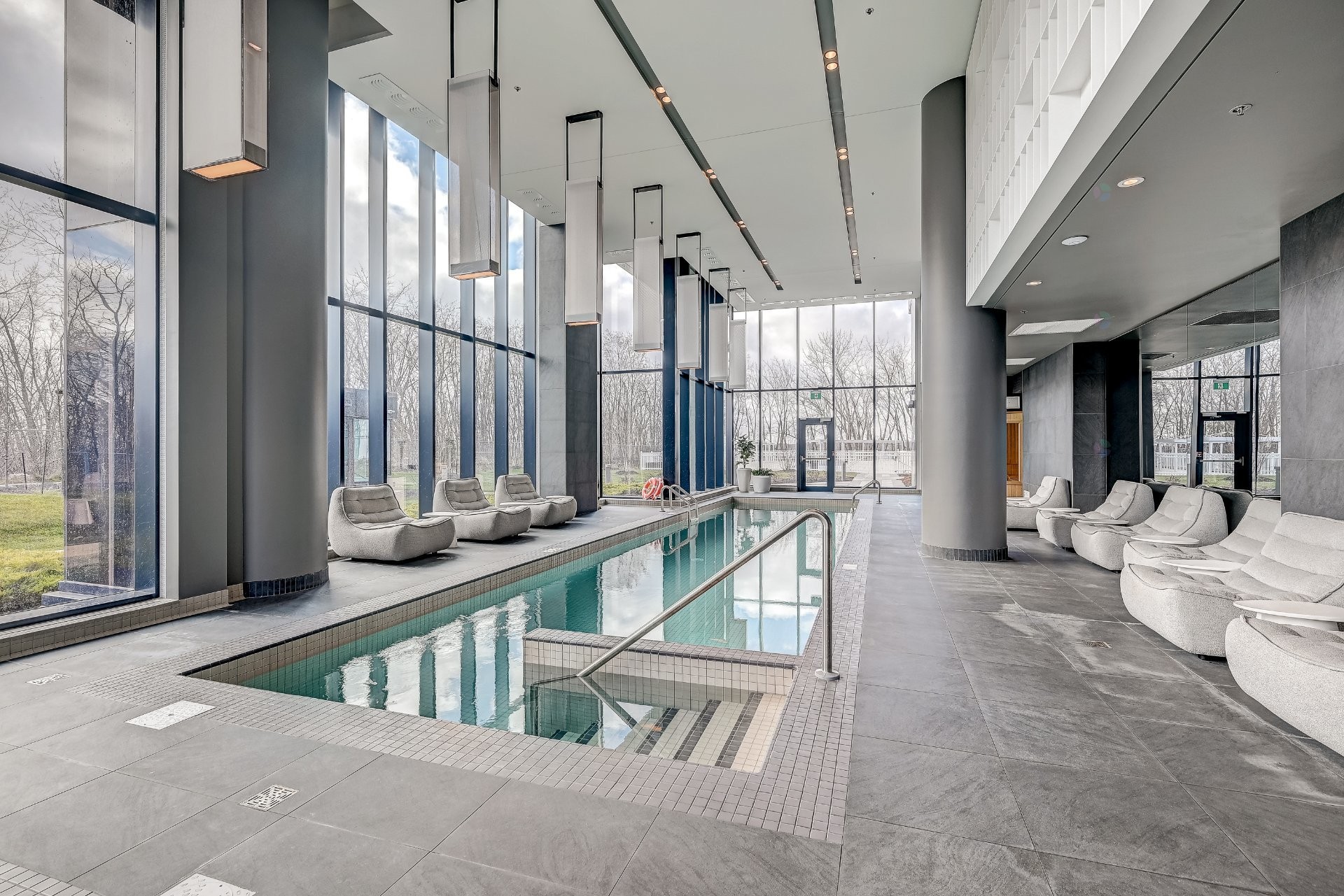 









1000


Rue André-Prévost

, 2706,
Montréal (Verdun/Île-des-Soeurs),




QC
H3E0G2

