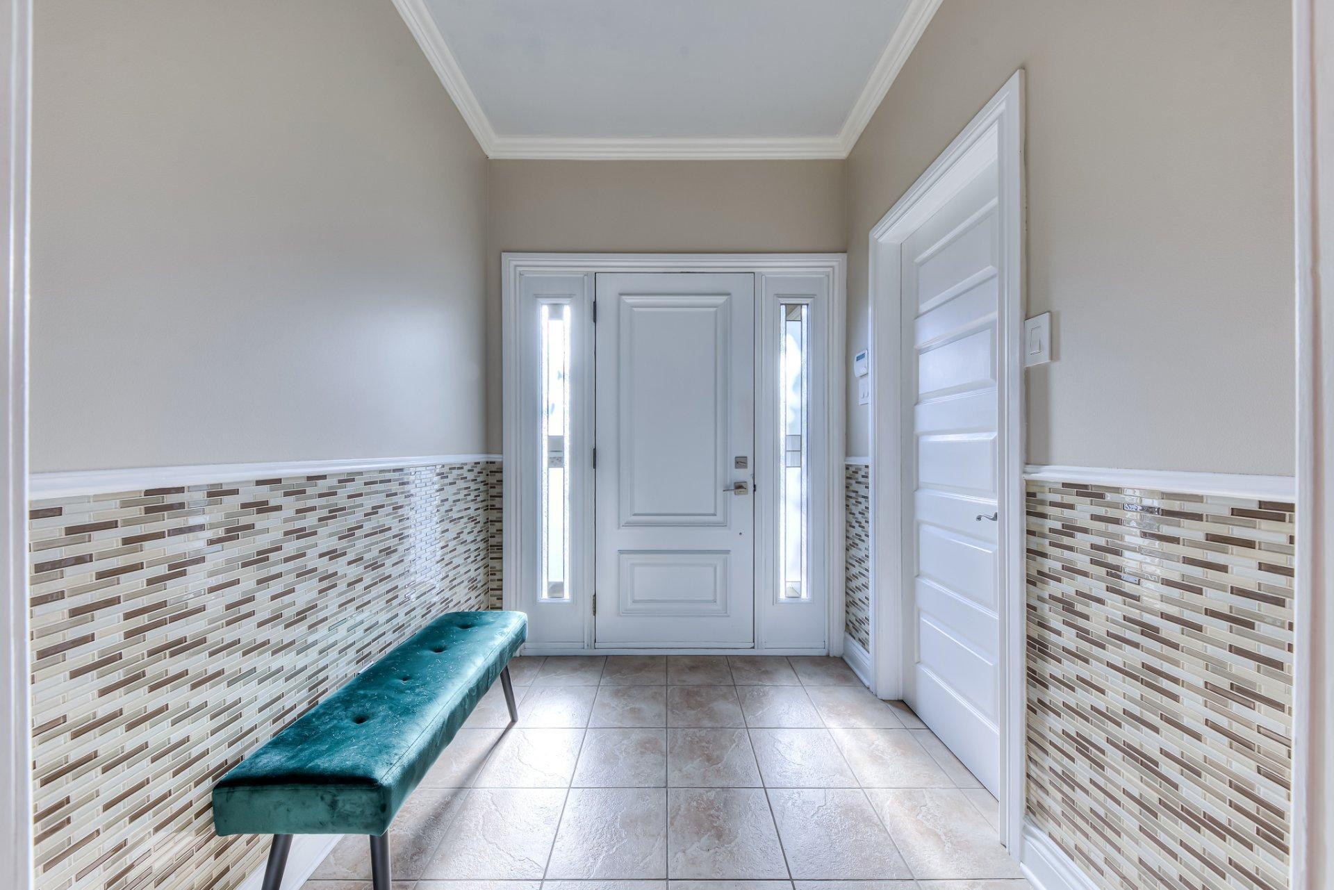 









699


Rue Pierre

,
Laval (Sainte-Dorothée),




QC
H7X3P4

