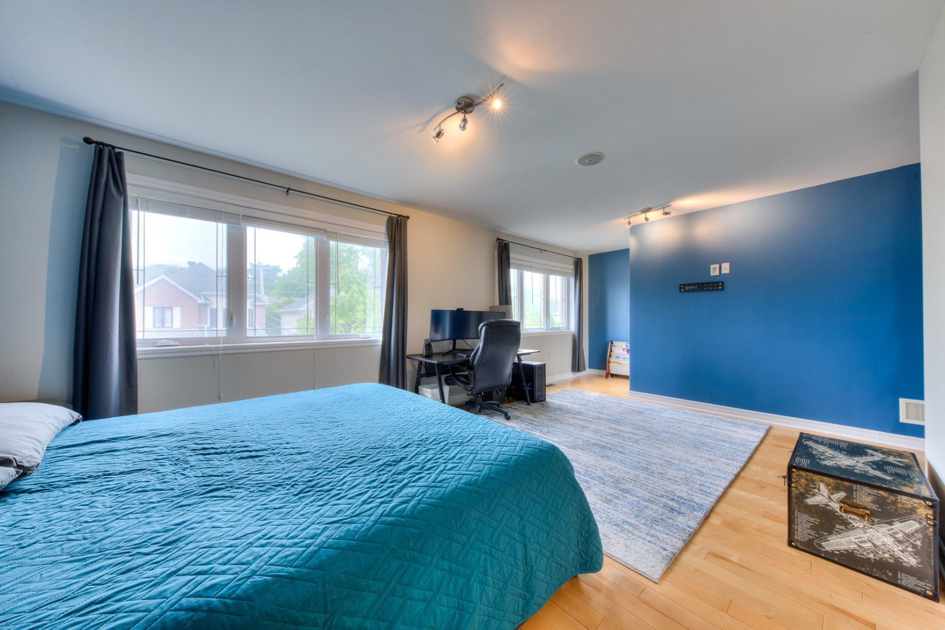 









699


Rue Pierre

,
Laval (Sainte-Dorothée),




QC
H7X3P4

