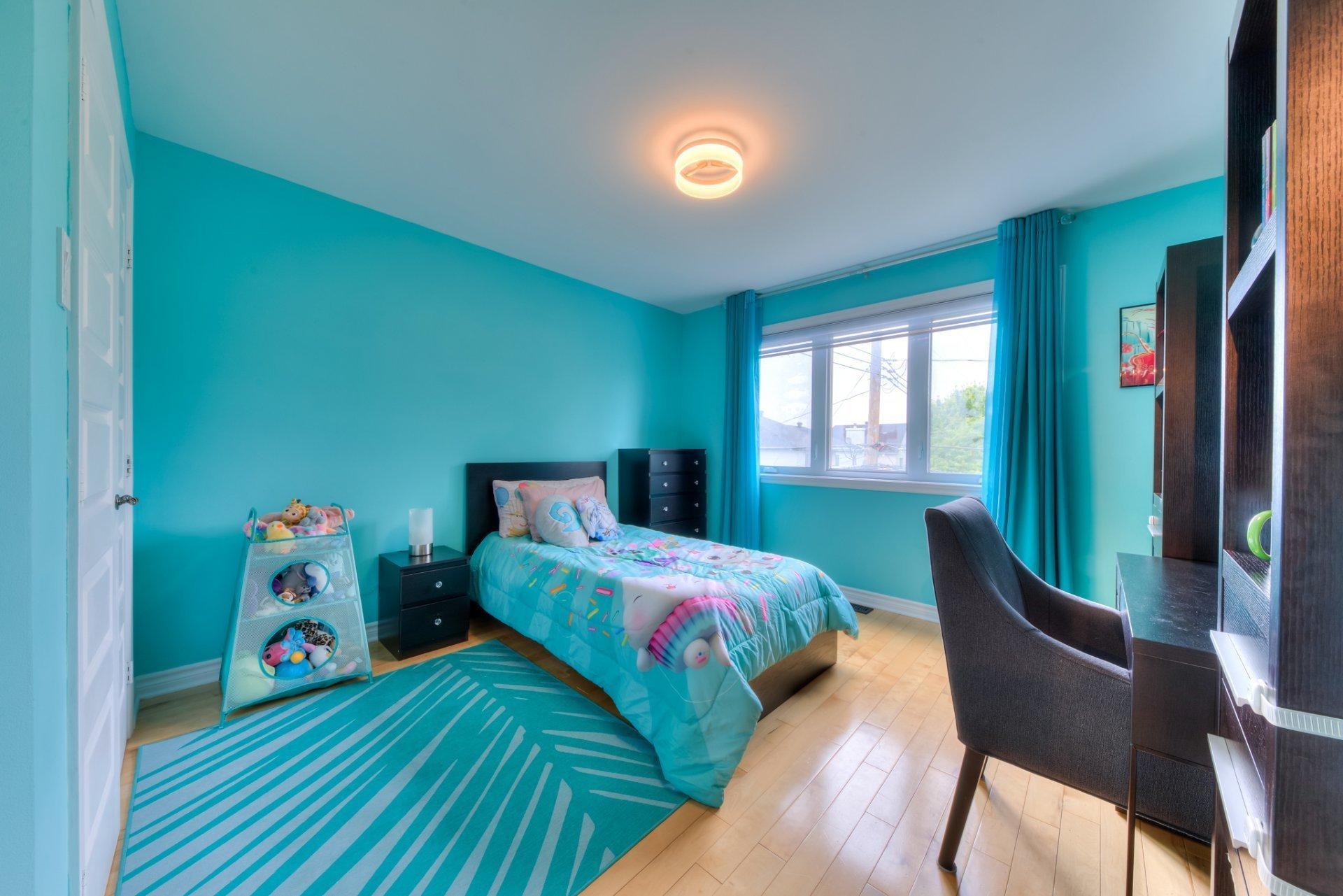 









699


Rue Pierre

,
Laval (Sainte-Dorothée),




QC
H7X3P4

