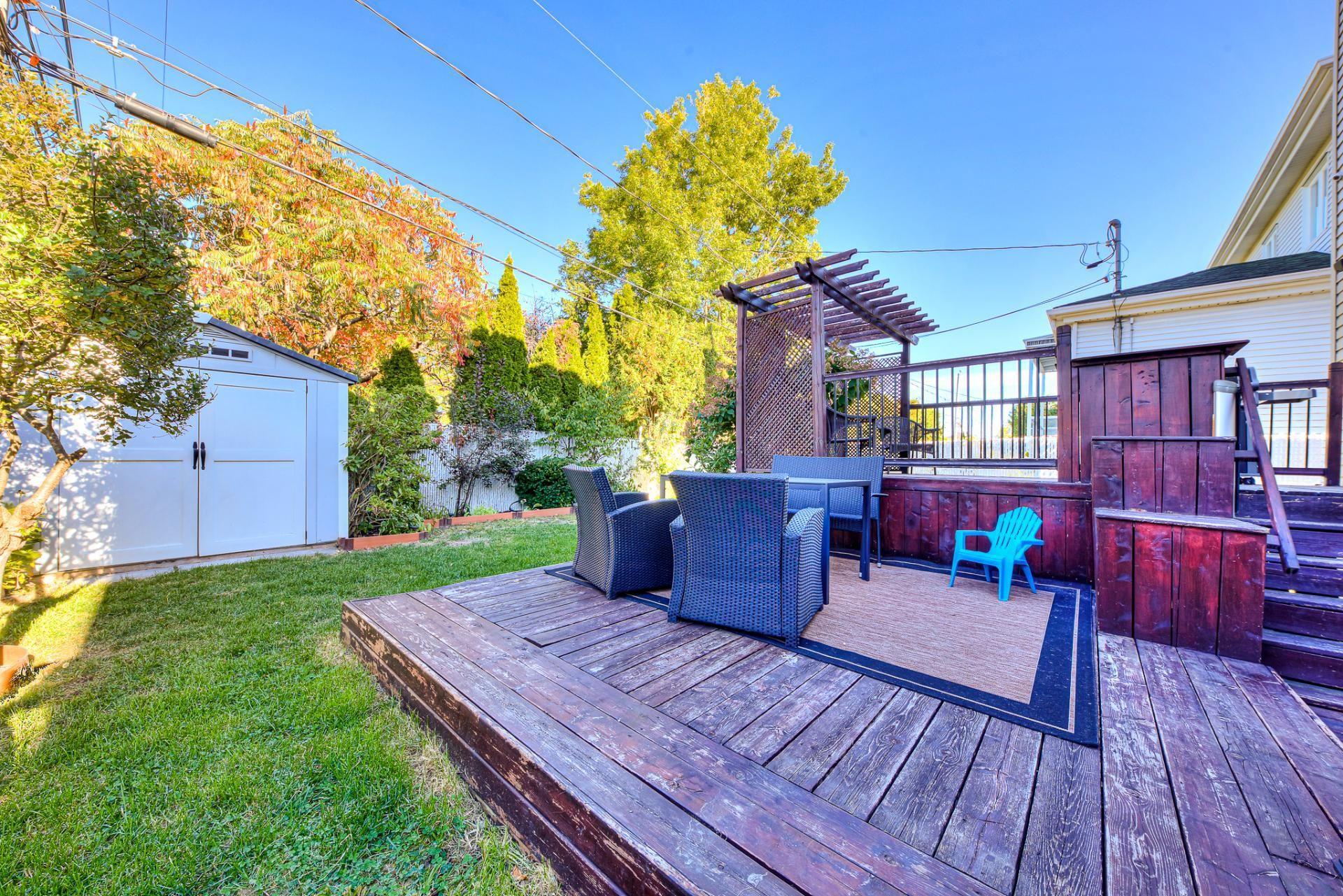 









699


Rue Pierre

,
Laval (Sainte-Dorothée),




QC
H7X3P4

