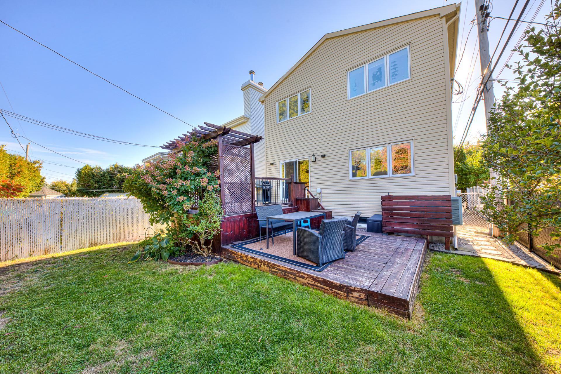 









699


Rue Pierre

,
Laval (Sainte-Dorothée),




QC
H7X3P4

