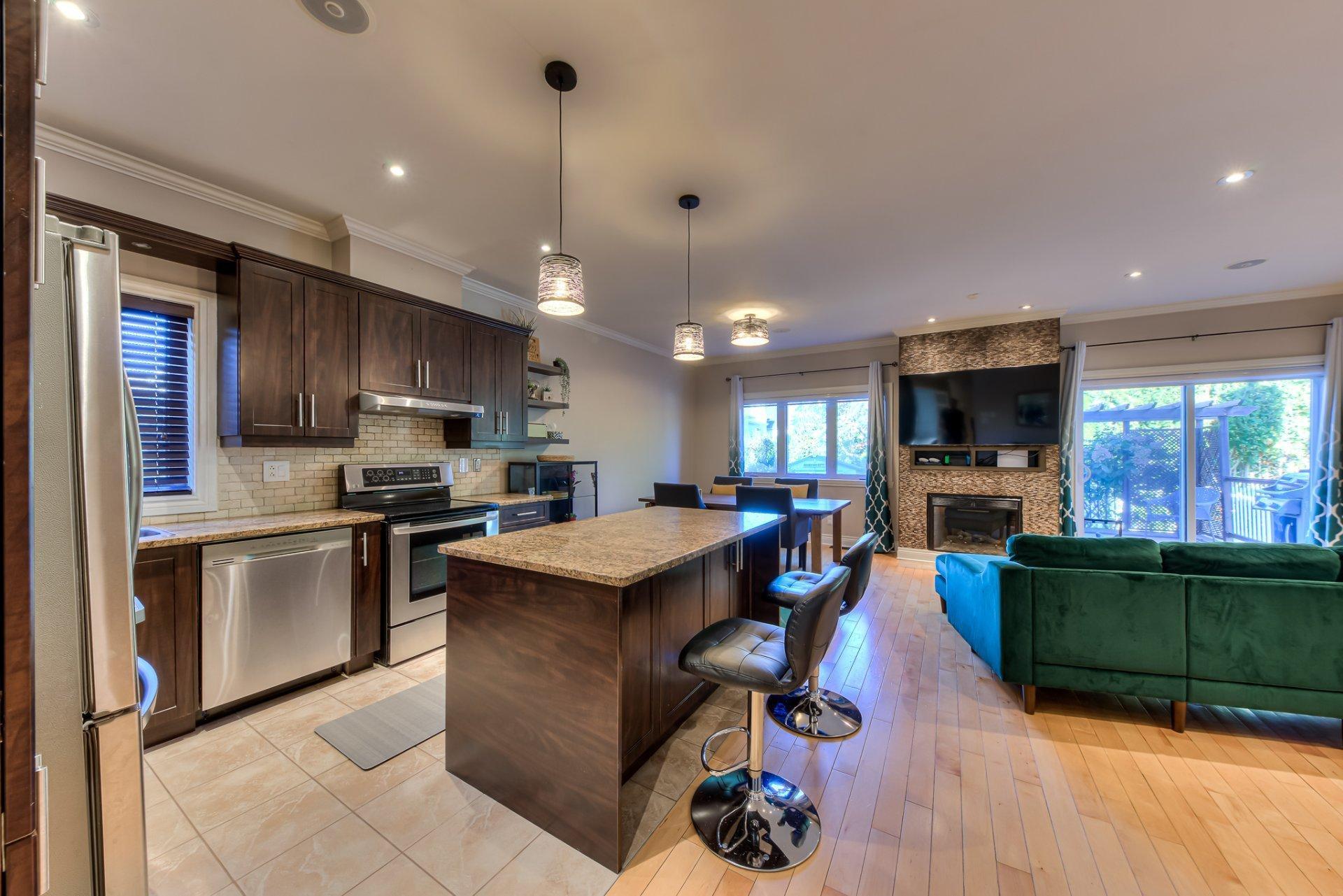 









699


Rue Pierre

,
Laval (Sainte-Dorothée),




QC
H7X3P4

