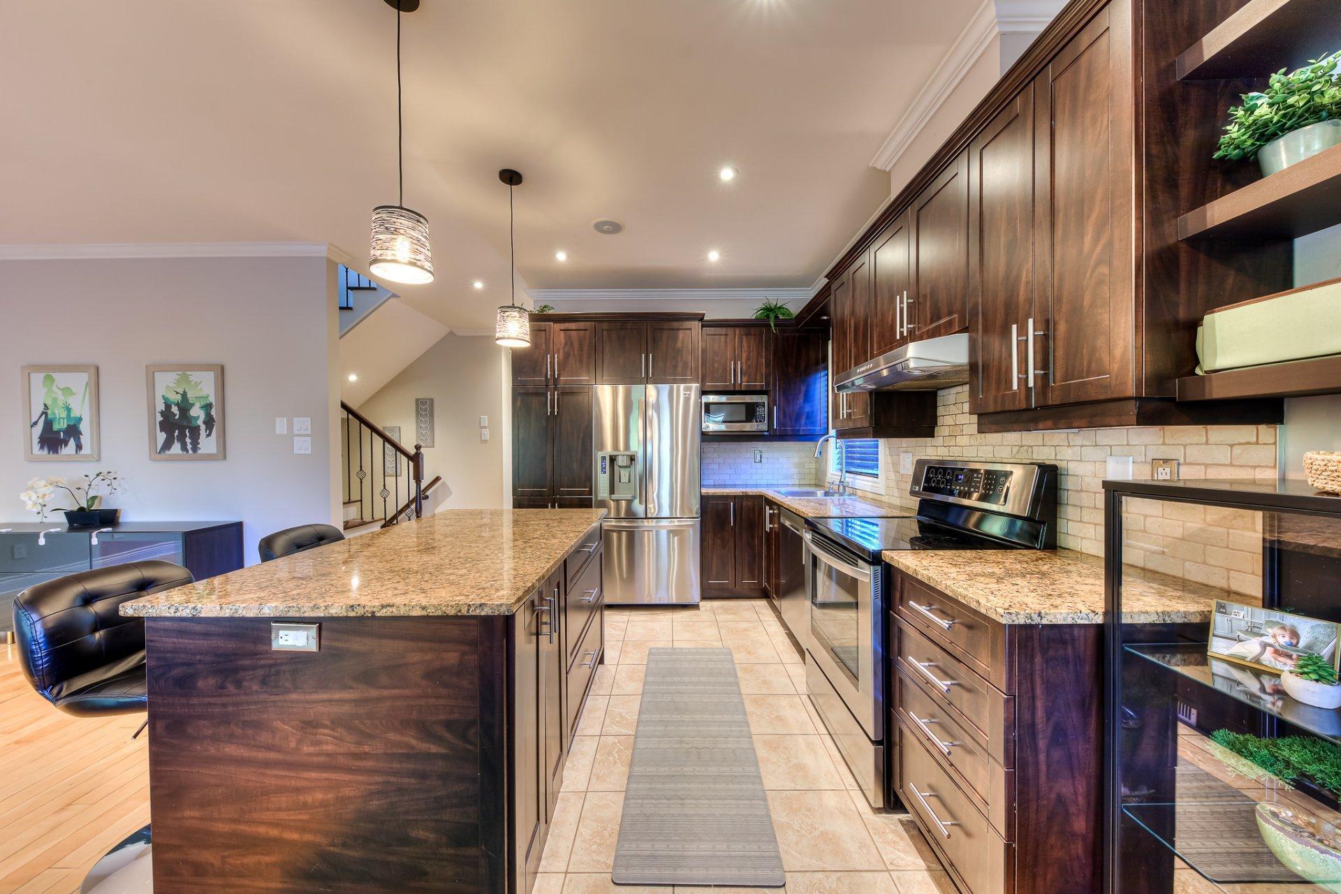 









699


Rue Pierre

,
Laval (Sainte-Dorothée),




QC
H7X3P4

