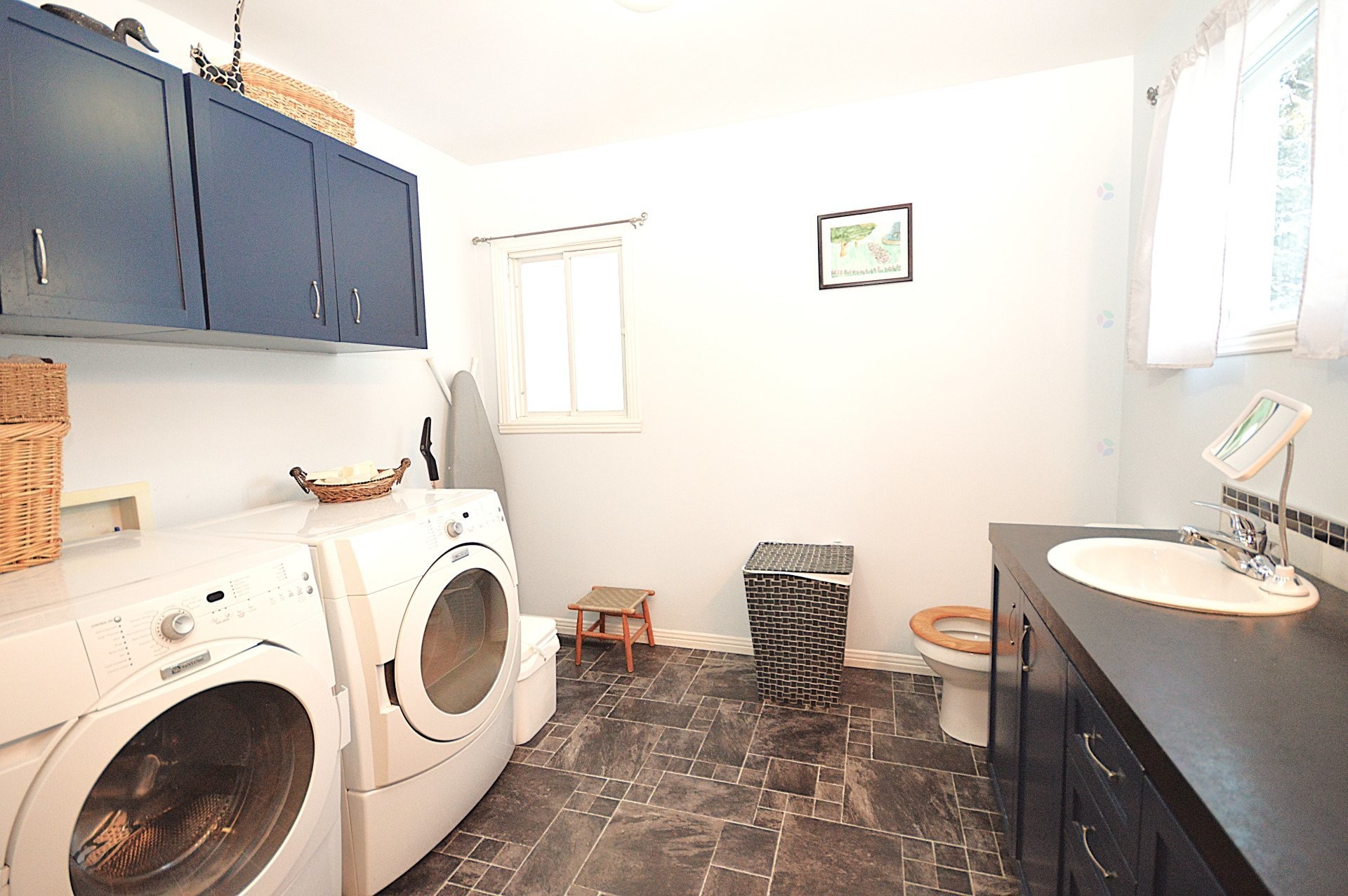 









591


Rue King

,
Mont-Blanc,




QC
J0T2G0

