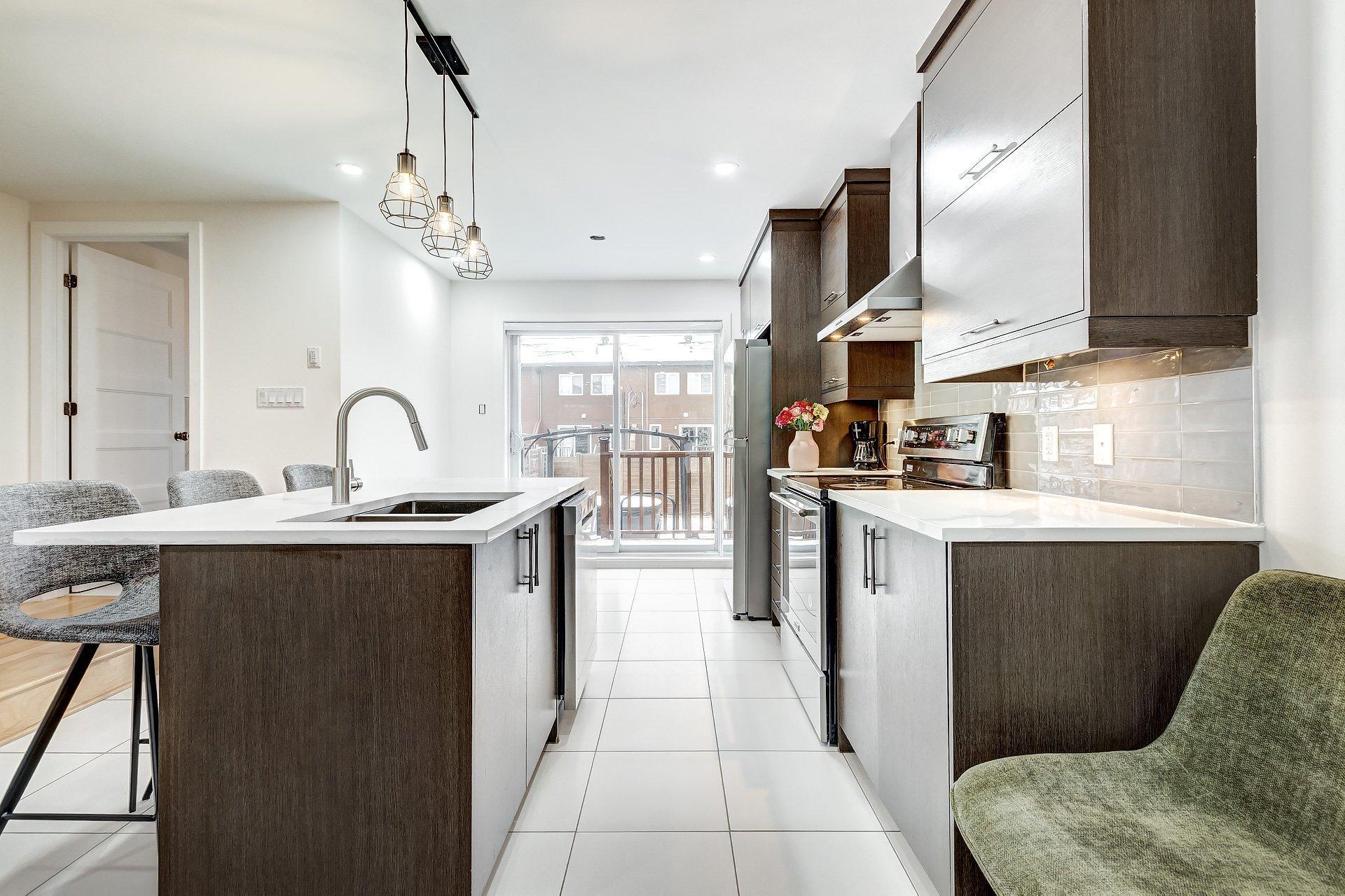 









345


Av. André-Chartrand

,
Vaudreuil-Dorion,




QC
J7V0M1

