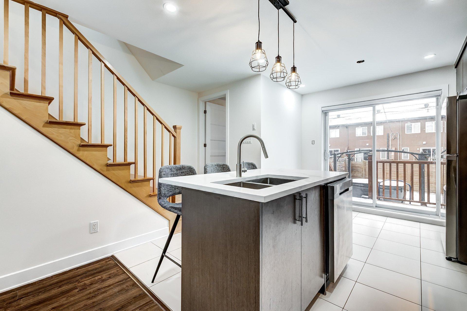 









345


Av. André-Chartrand

,
Vaudreuil-Dorion,




QC
J7V0M1

