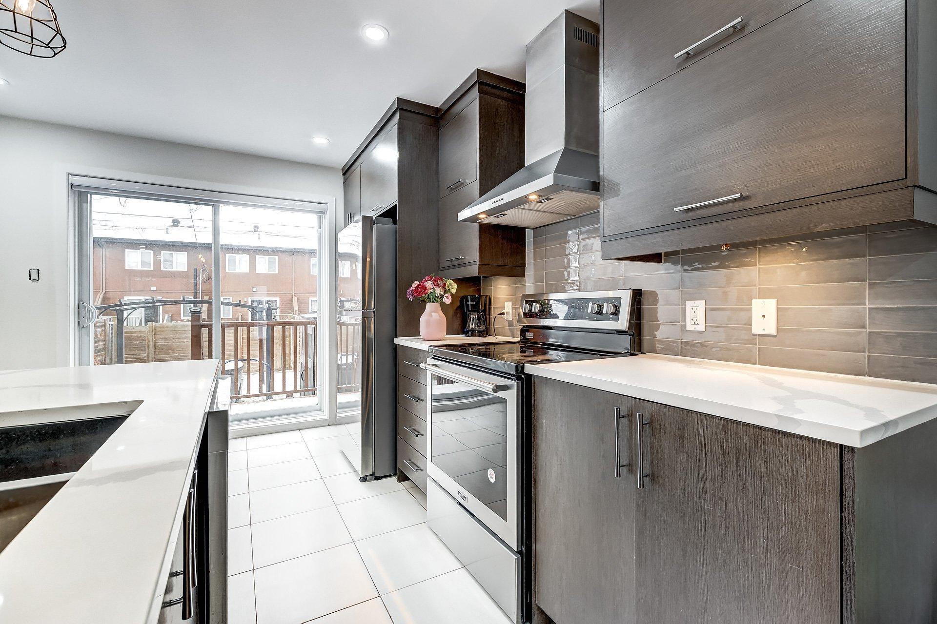 









345


Av. André-Chartrand

,
Vaudreuil-Dorion,




QC
J7V0M1

