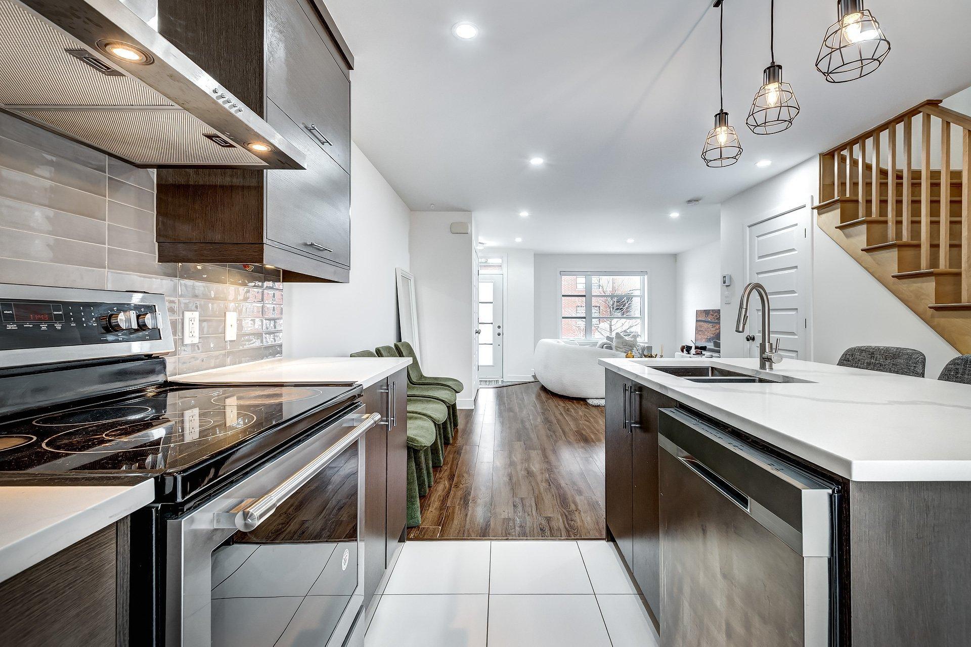 









345


Av. André-Chartrand

,
Vaudreuil-Dorion,




QC
J7V0M1

