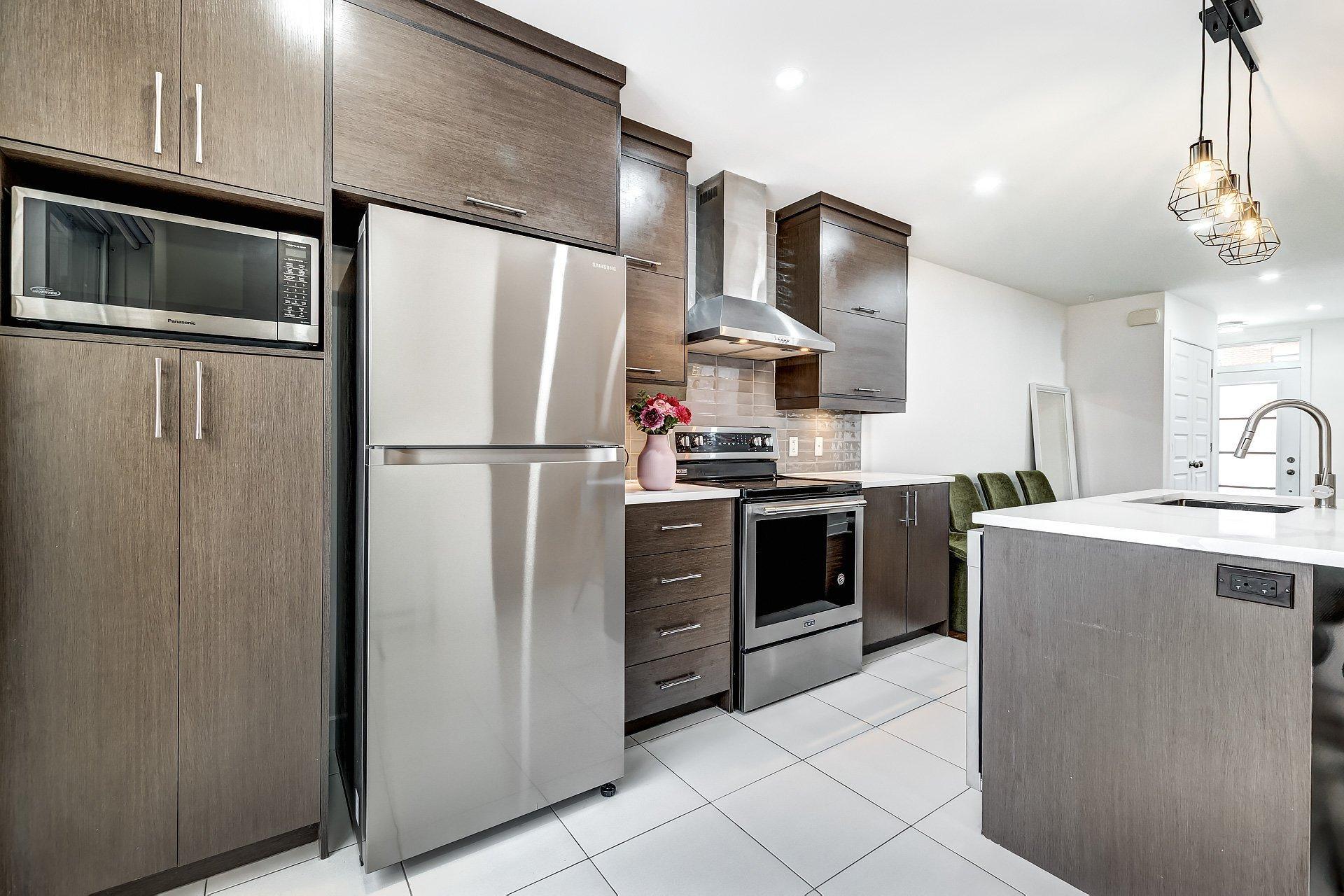 









345


Av. André-Chartrand

,
Vaudreuil-Dorion,




QC
J7V0M1

