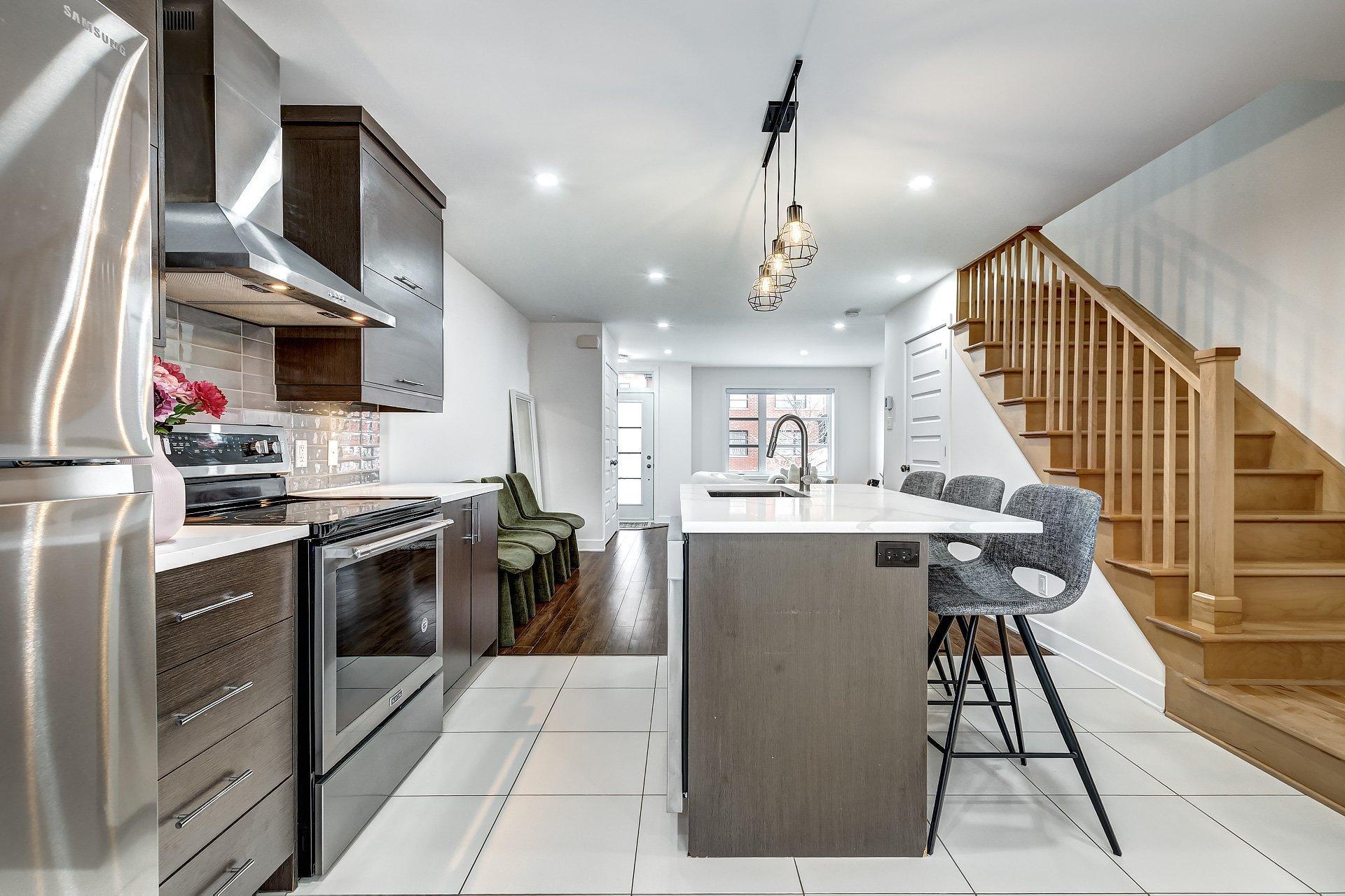 









345


Av. André-Chartrand

,
Vaudreuil-Dorion,




QC
J7V0M1

