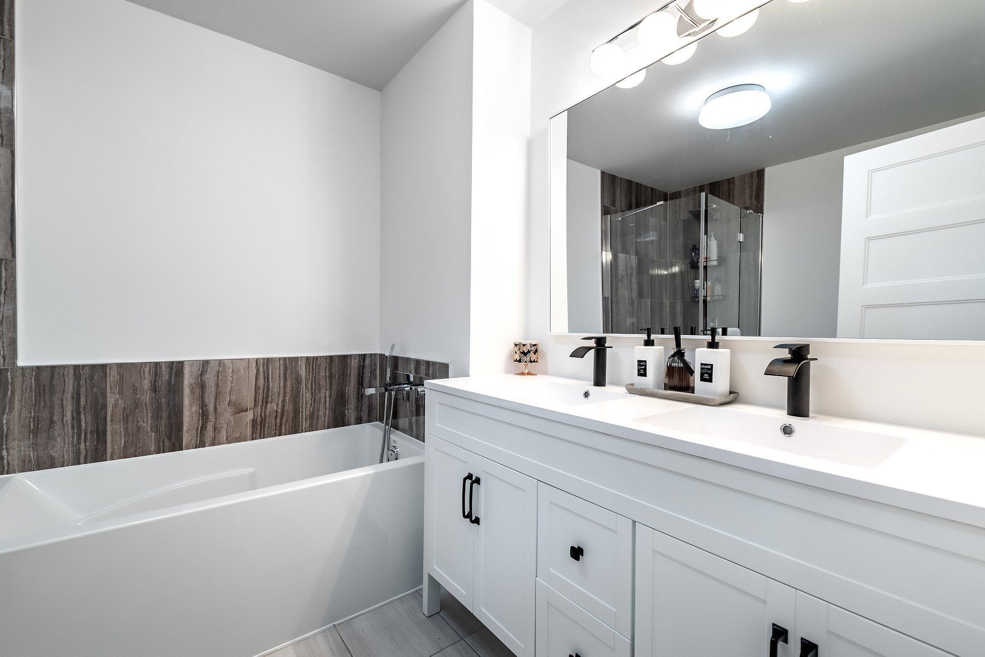 









345


Av. André-Chartrand

,
Vaudreuil-Dorion,




QC
J7V0M1

