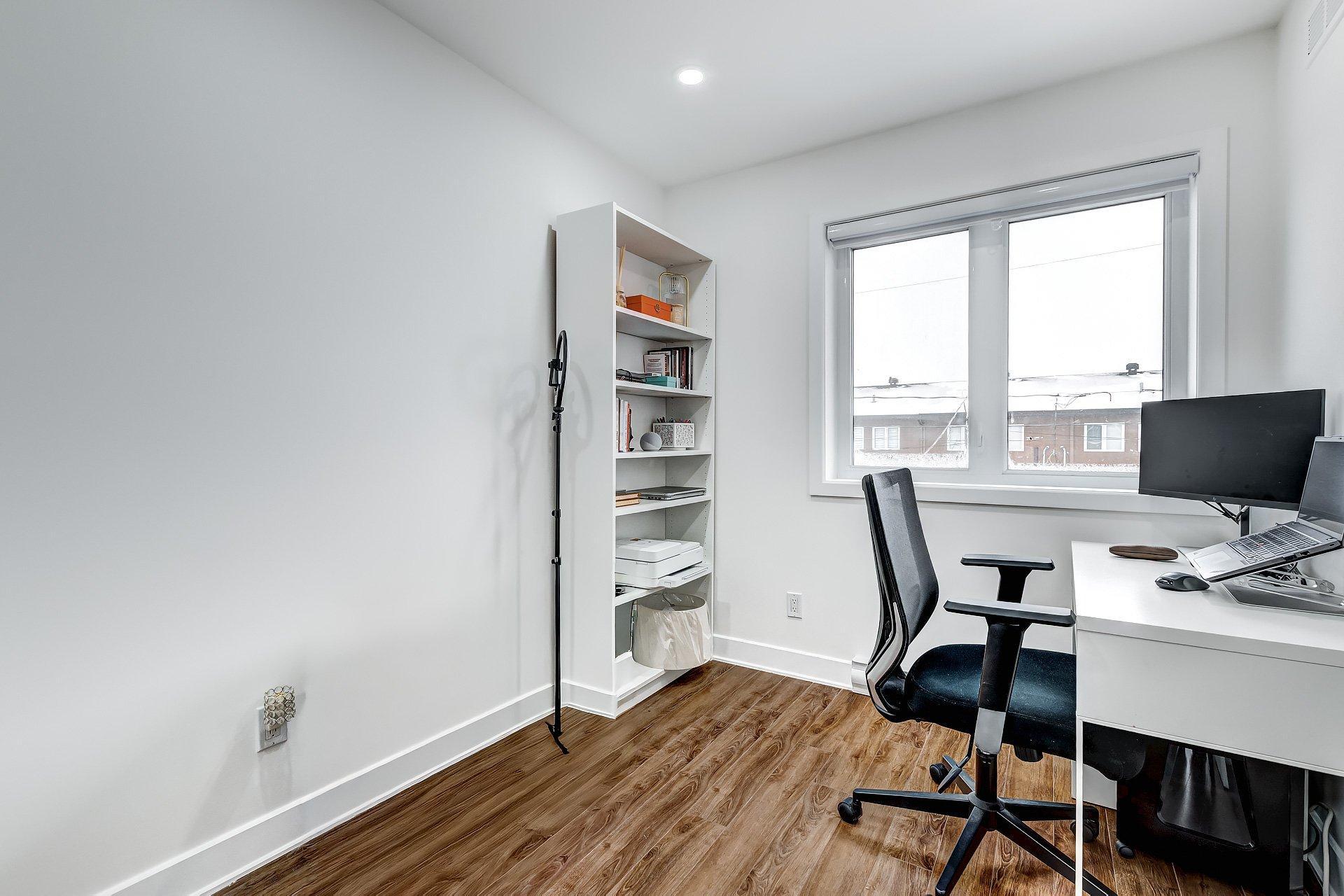 









345


Av. André-Chartrand

,
Vaudreuil-Dorion,




QC
J7V0M1

