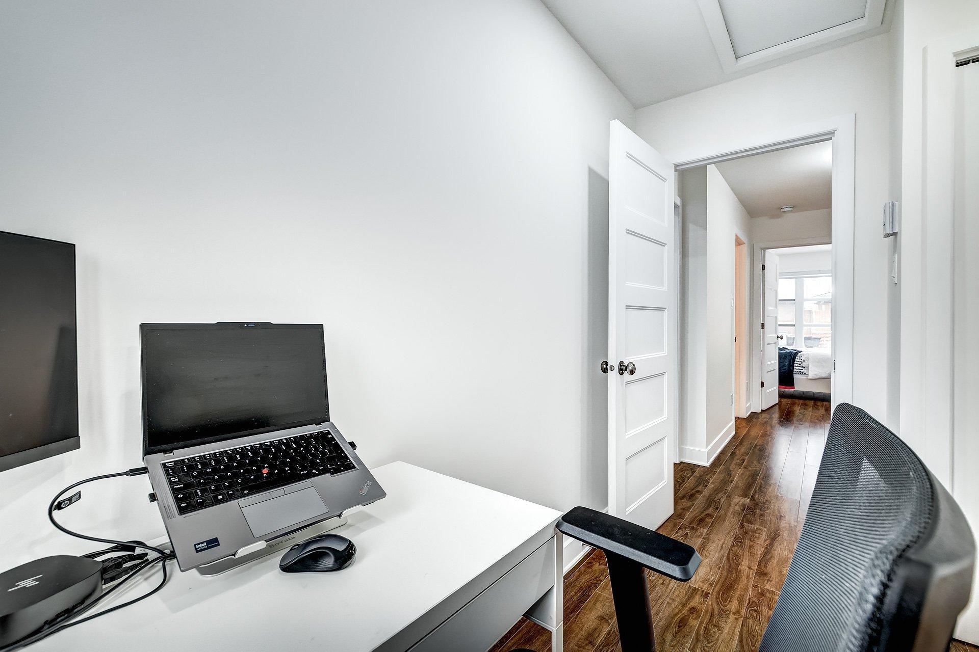 









345


Av. André-Chartrand

,
Vaudreuil-Dorion,




QC
J7V0M1

