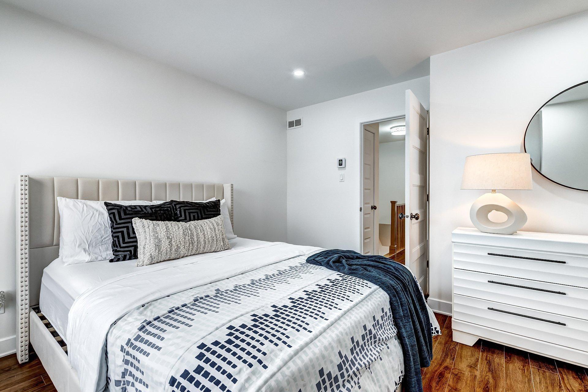 









345


Av. André-Chartrand

,
Vaudreuil-Dorion,




QC
J7V0M1

