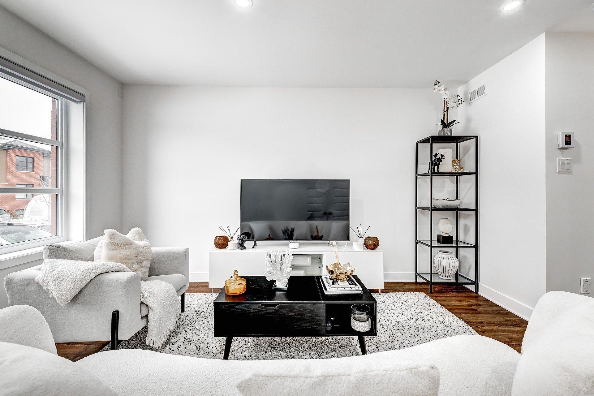 









345


Av. André-Chartrand

,
Vaudreuil-Dorion,




QC
J7V0M1

