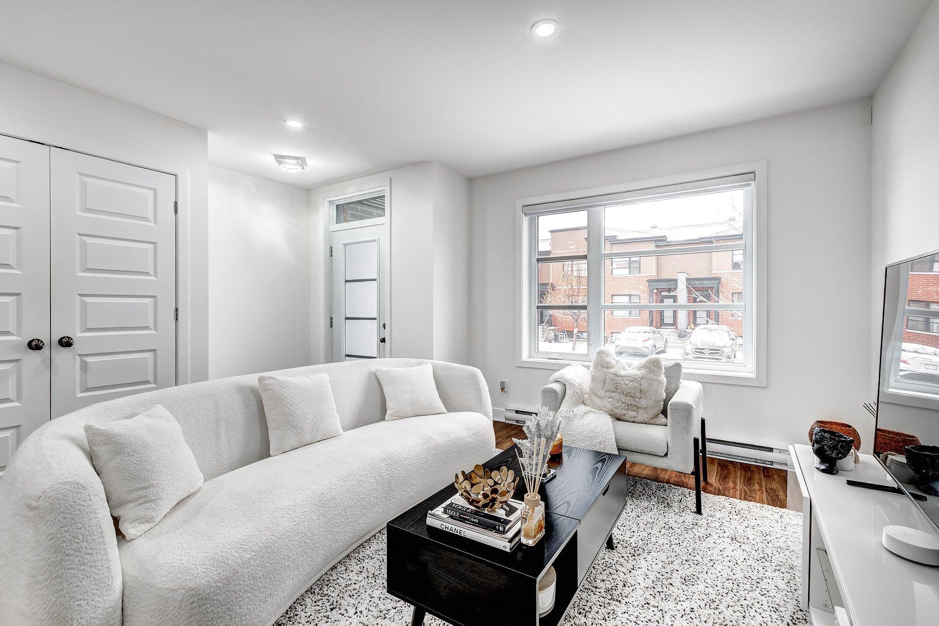 









345


Av. André-Chartrand

,
Vaudreuil-Dorion,




QC
J7V0M1

