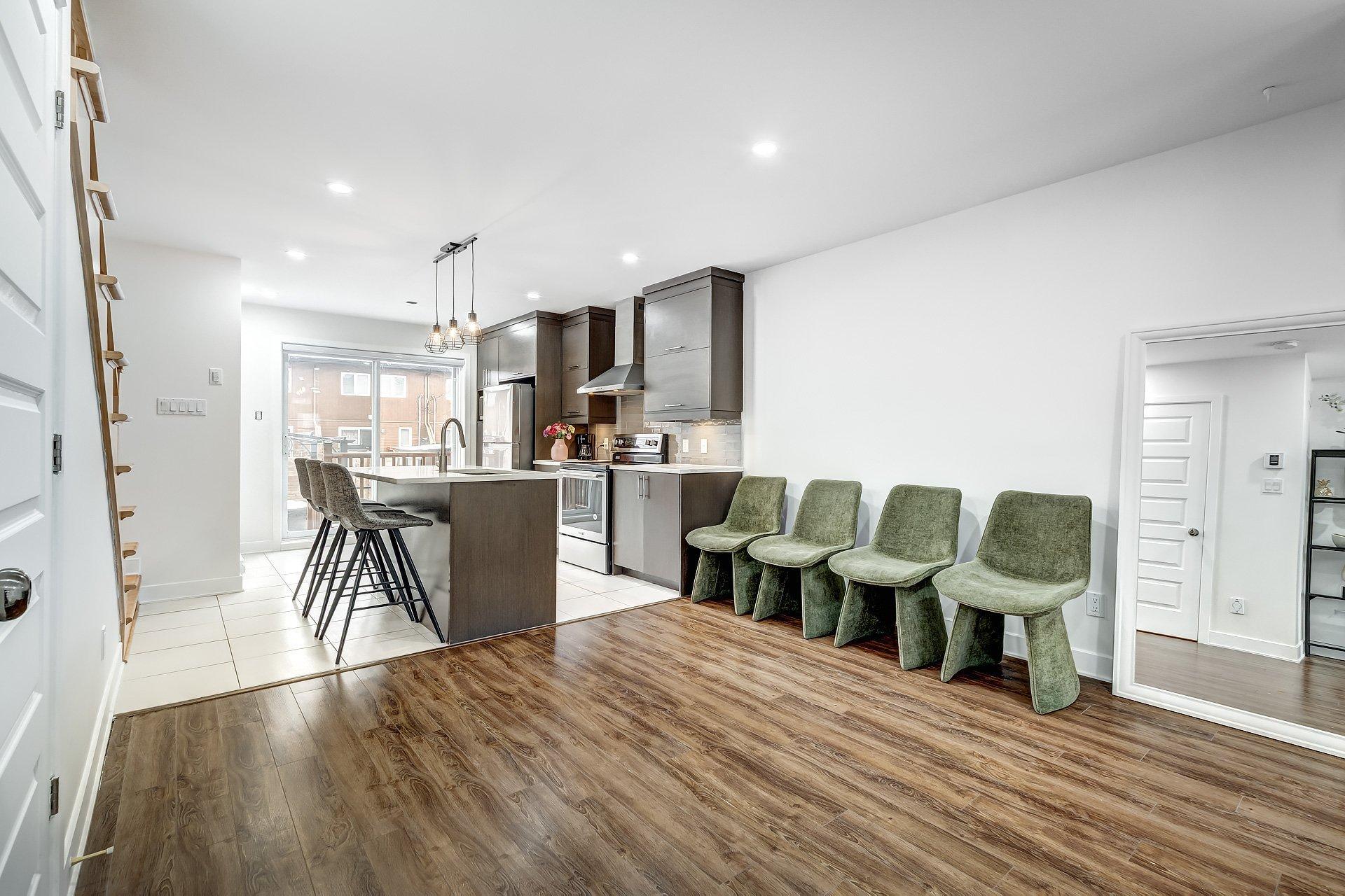 









345


Av. André-Chartrand

,
Vaudreuil-Dorion,




QC
J7V0M1

