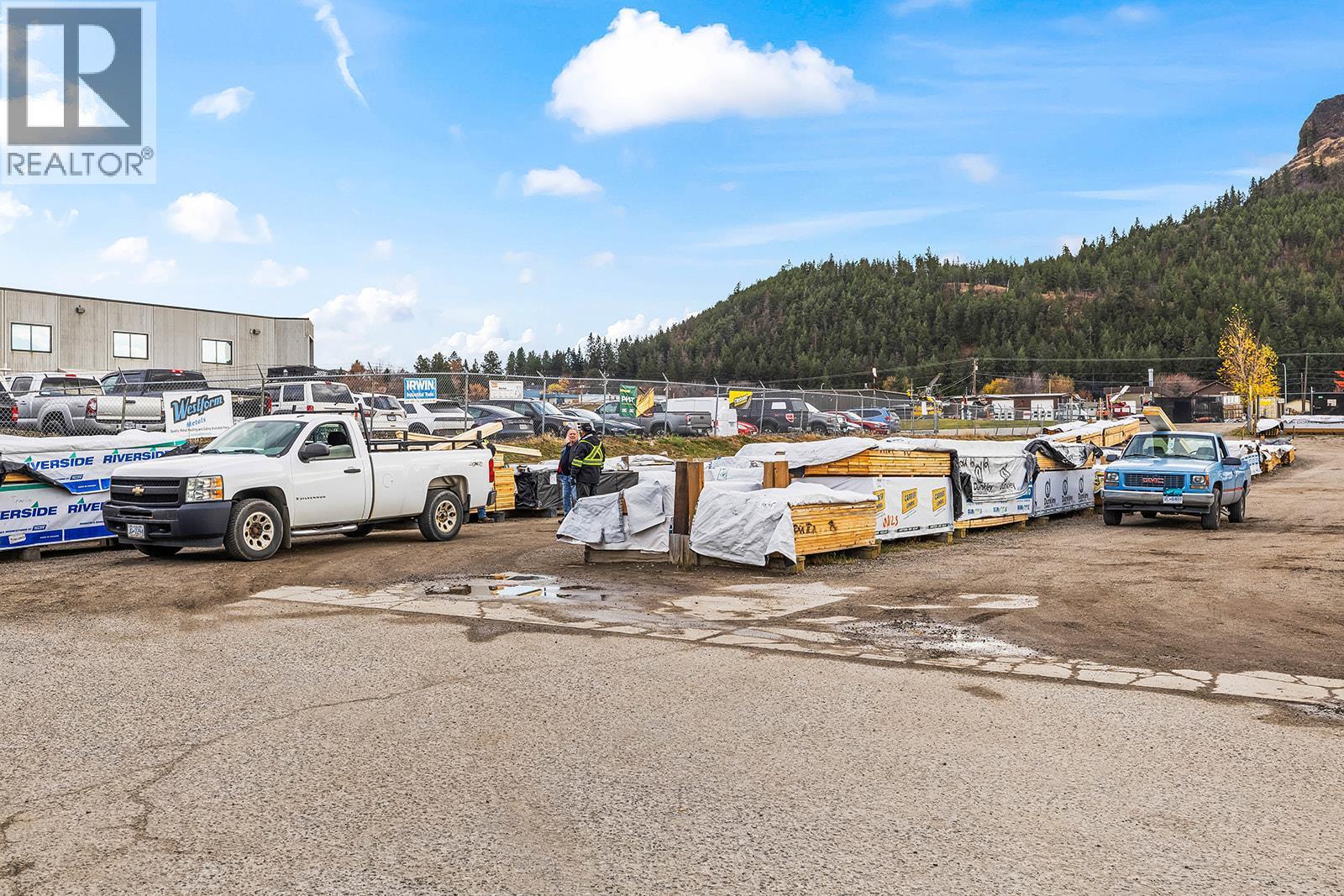 












1304, 1320, 1334 Industrial Road

,
West Kelowna,




British Columbia
V1Z1G5

