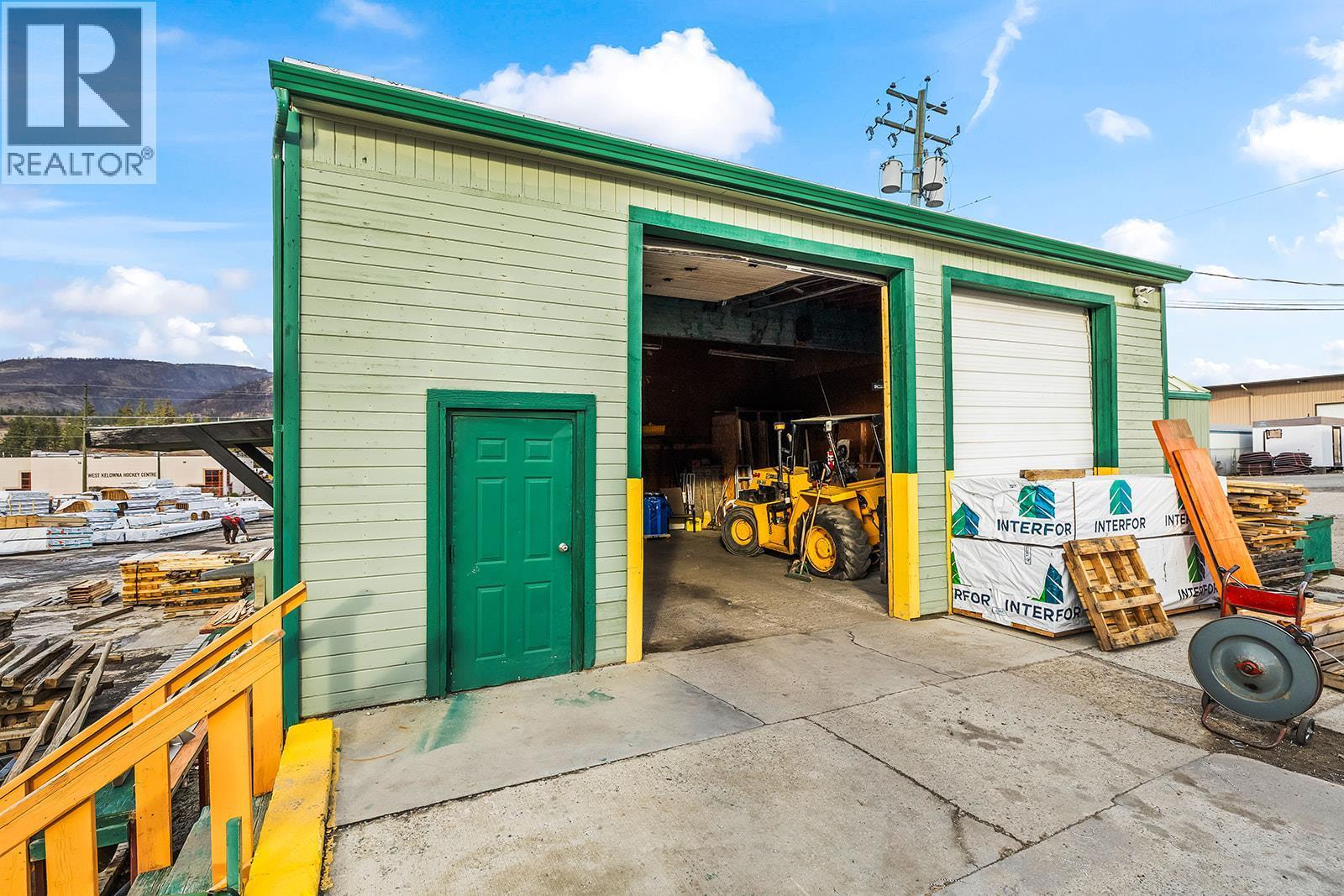 












1304, 1320, 1334 Industrial Road

,
West Kelowna,




British Columbia
V1Z1G5

