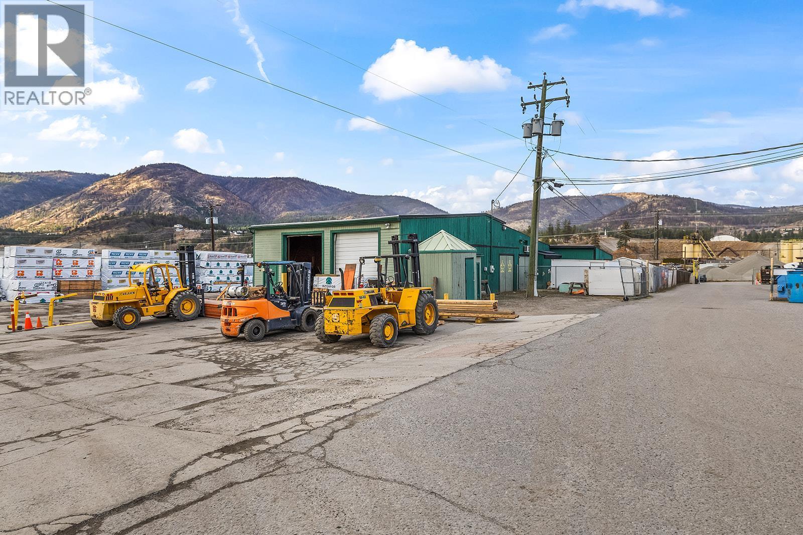 












1304, 1320, 1334 Industrial Road

,
West Kelowna,




British Columbia
V1Z1G5

